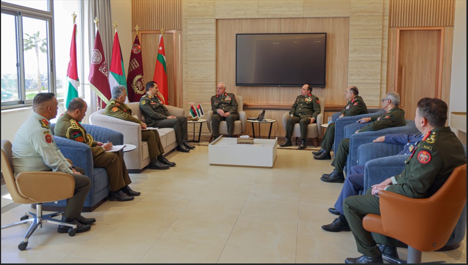  رئيس الأركان يستقبل نائب القائد العام للقوات المسلحة العربية الليبية