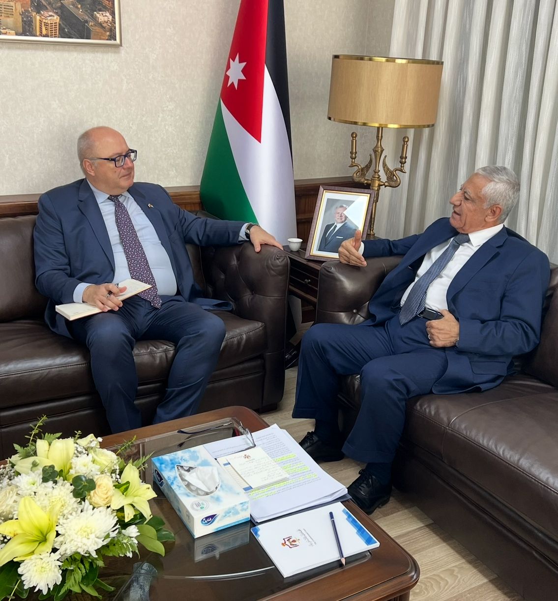  رئيس المحكمة الدستورية يلتقي السفير البلغاري