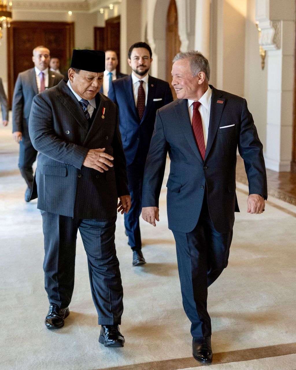  الملك والرئيس الإندونيسي يعقدان مباحثات في قصر بسمان