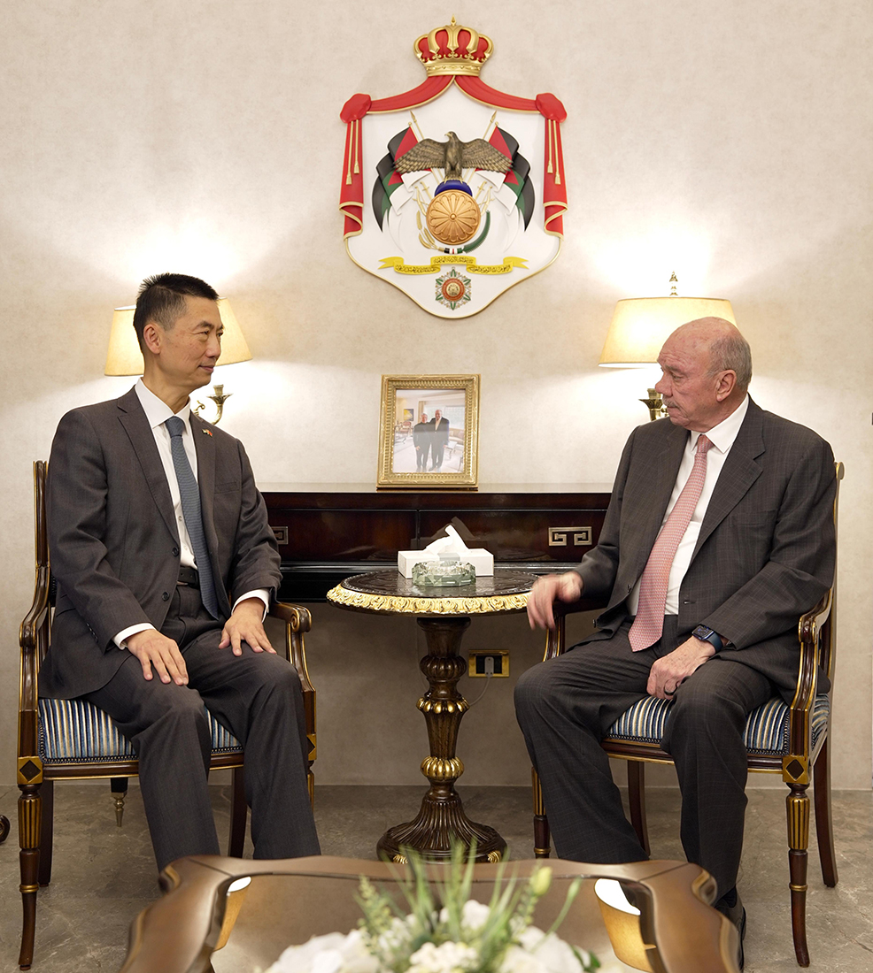  رئيس مجلس الأعيان يلتقي السفير الصيني لدى المملكة 