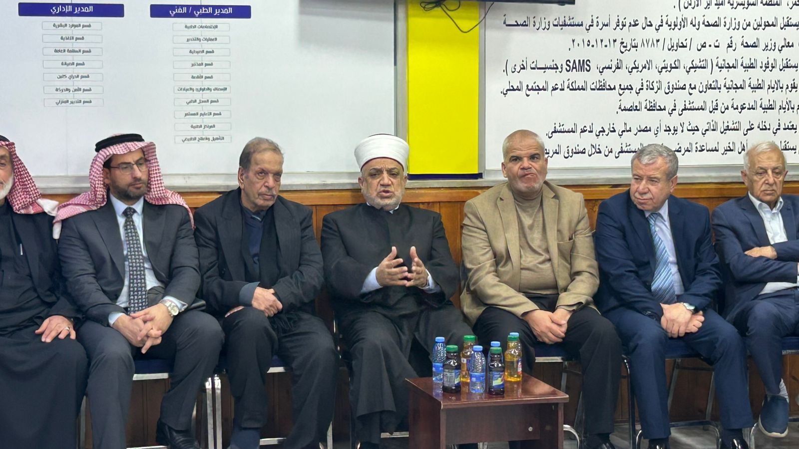  وزير الأوقاف يتفقد المبنى الجديد لمستشفى المقاصد