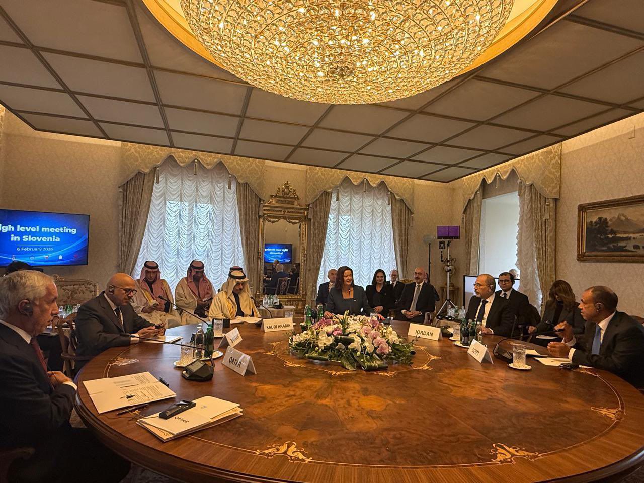  الصفدي ووزراء خارجية عرب يعقدون جلسة حوارية موسعة مع وزيرة الخارجية السلوفينية