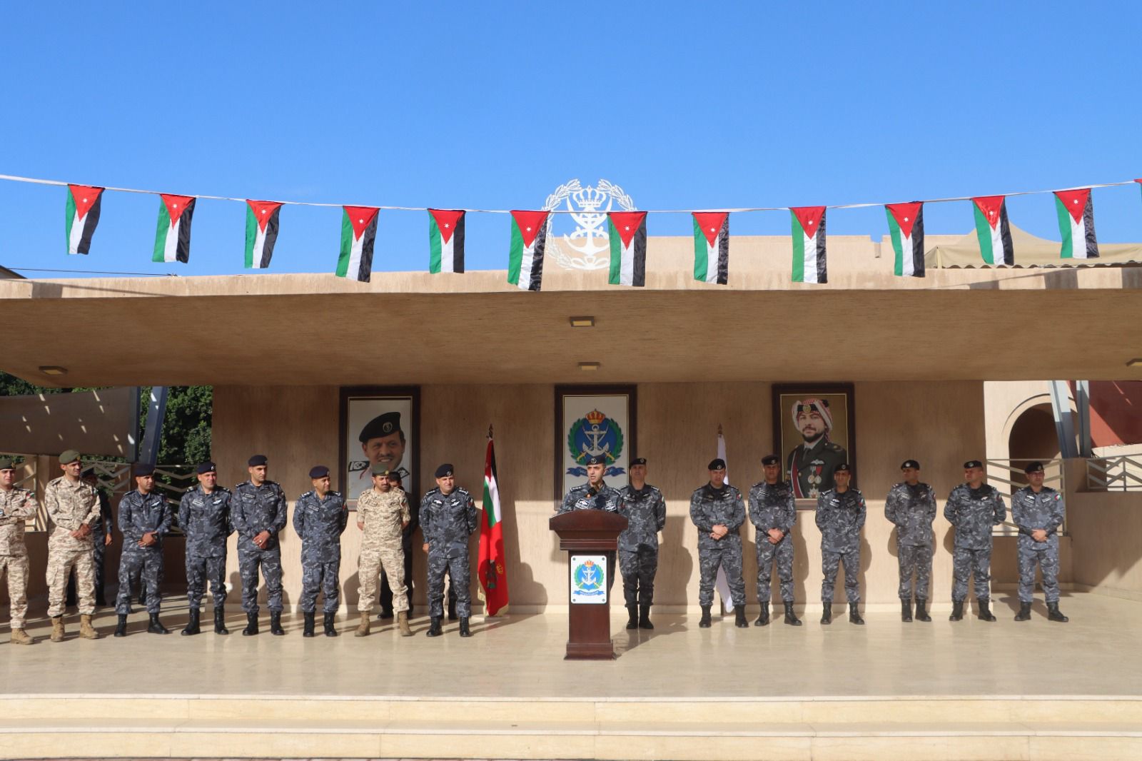  القوات المسلحة تشارك مرتباتها فرحة أول أيام الفطر السعيد وتعود المرضى من المتقاعدين والعاملين