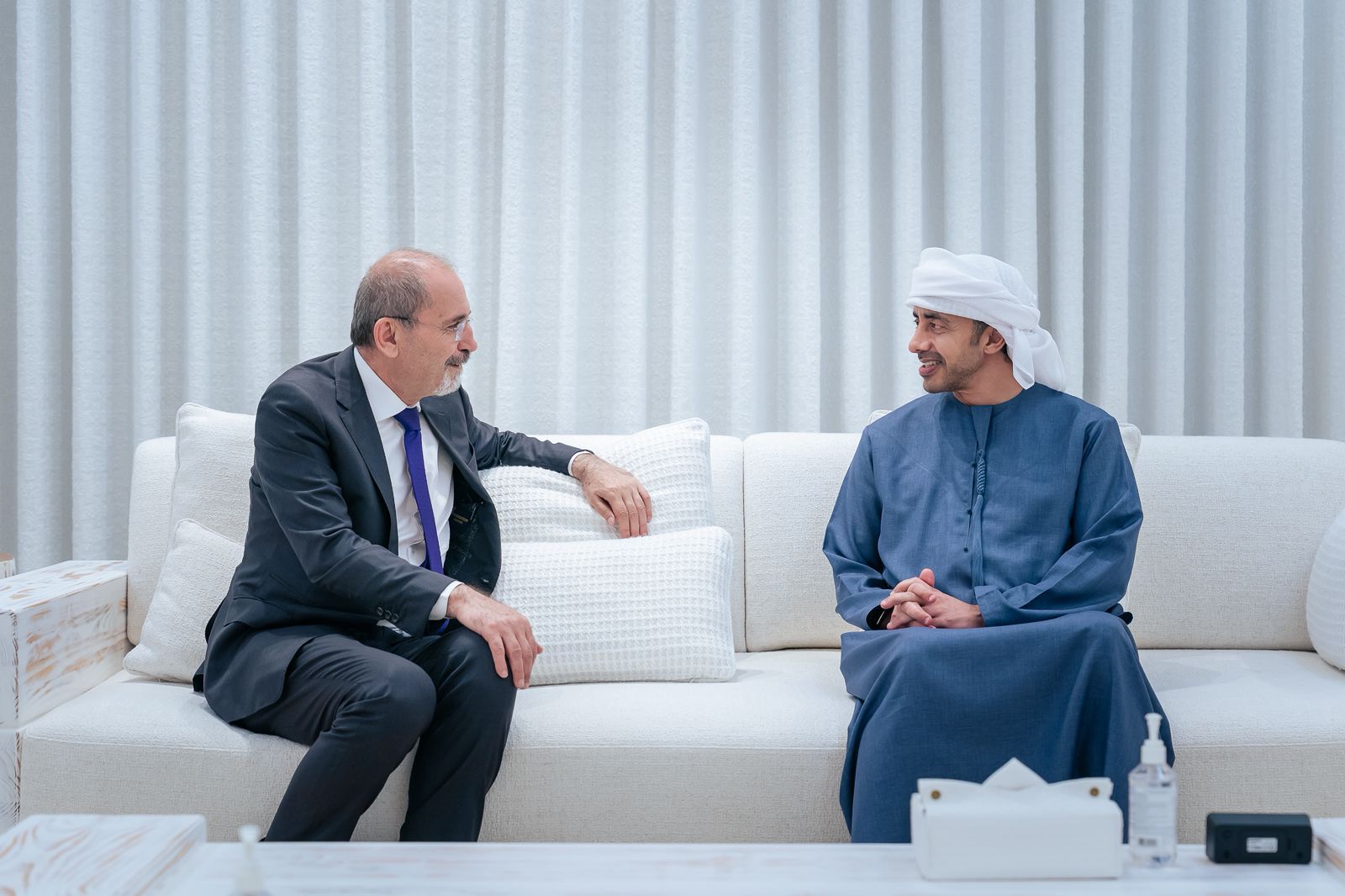  وزير الخارجية يلتقي نظيره الإماراتي