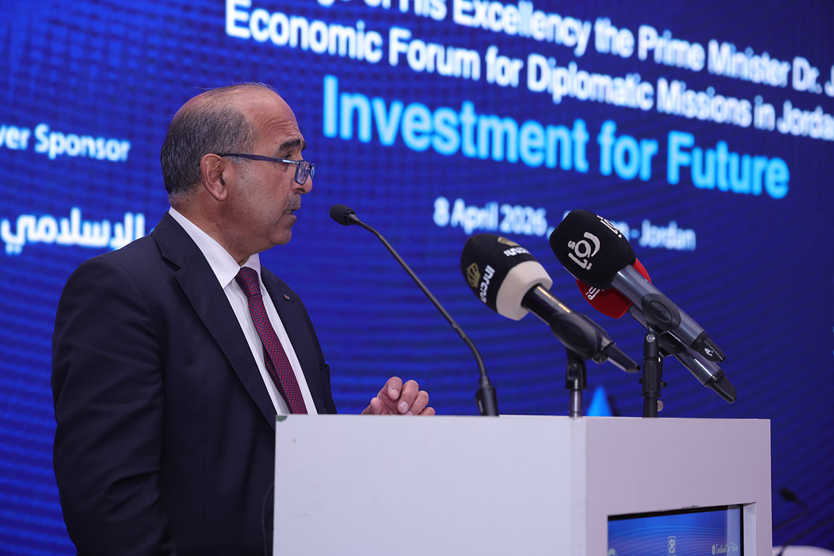  وزير الصناعة والتجارة: الاقتصاد الوطني يواصل نموه رغم توترات المنطقة