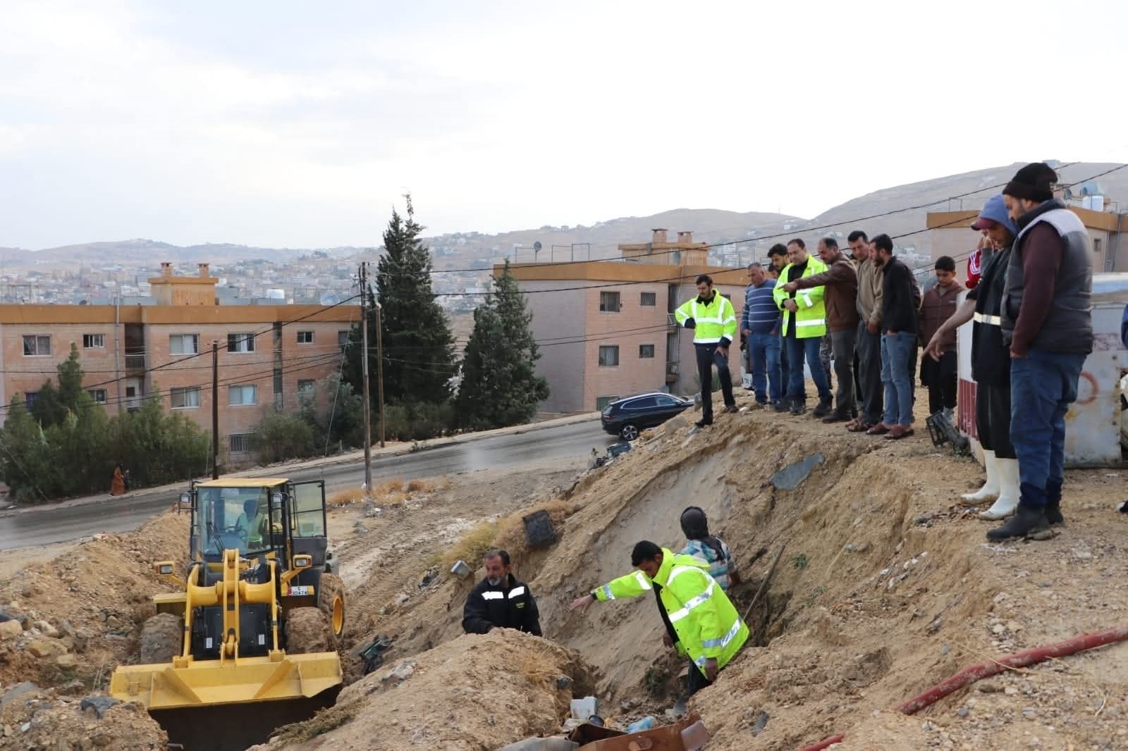  أمانة عمان الكبرى ترفد بلدية الطفيلة الكبرى بكوادر وآليات لمعالجة أضرار الأمطار