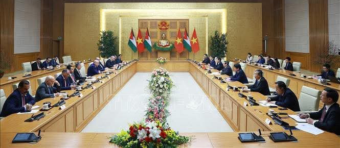  "رئيس النواب" يلتقي كبار المسؤولين في فيتنام