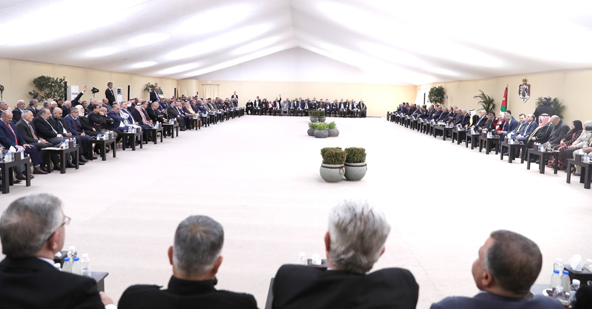  متابعة للزيارة الملكية لإربد... رئيس الديوان الملكي يلتقي 250 شخصية من أبناء وبنات المحافظة