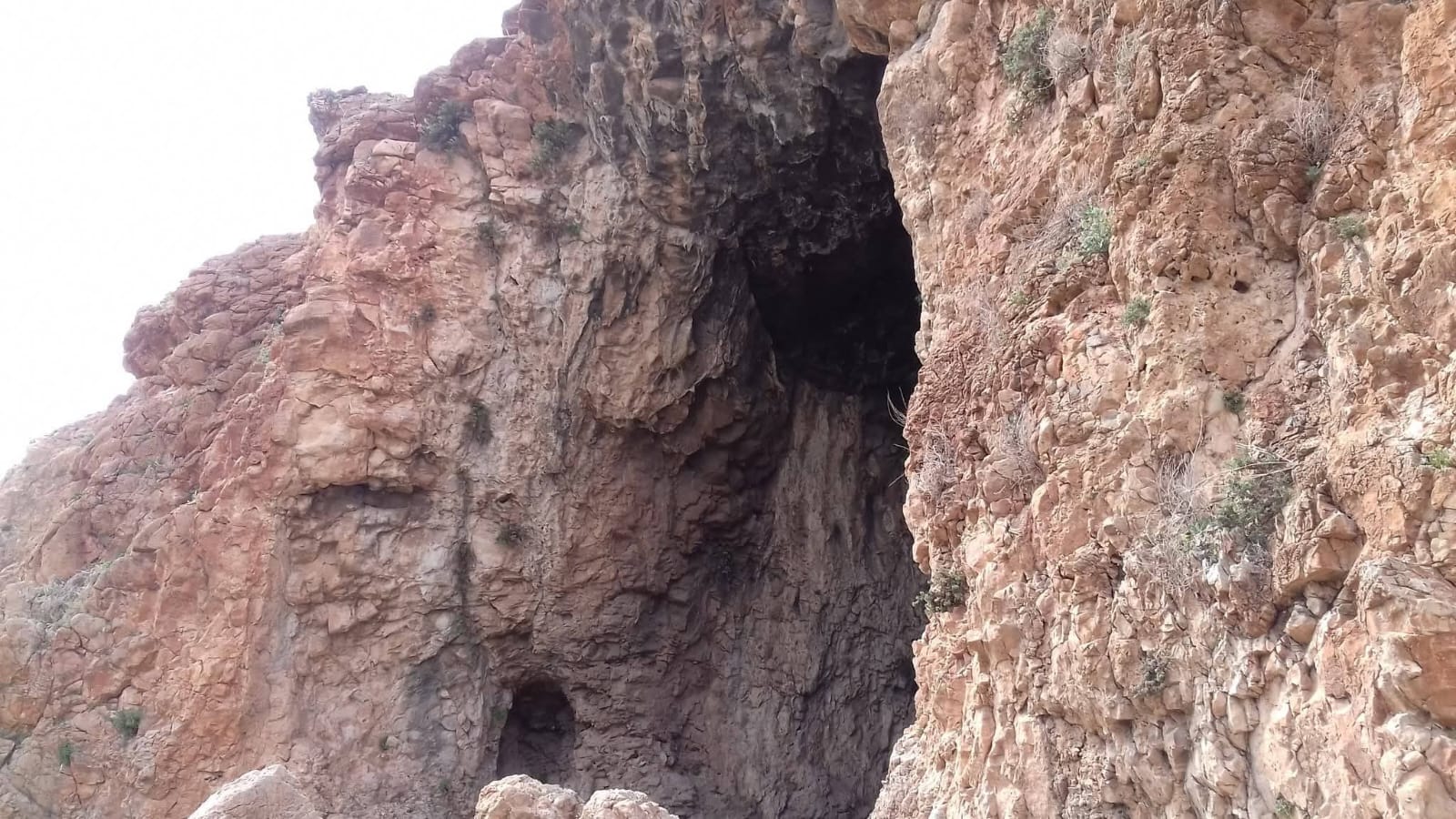 "مغر الحمام" في عجلون.. جمال الطبيعة وذاكرة المكان