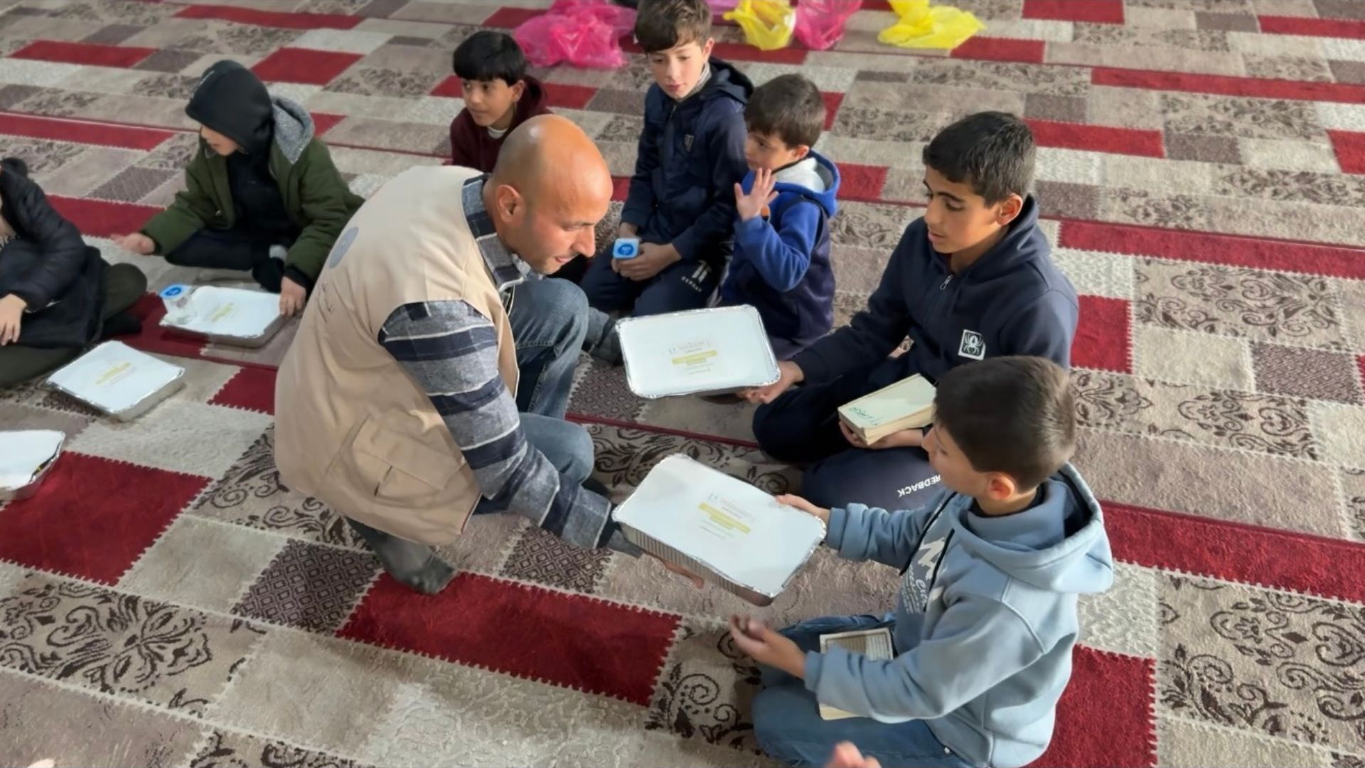  استمرار المشاريع الإغاثية في غزة ما بين الهيئة الخيرية ولجنة زكاة المناصرة الأردنية