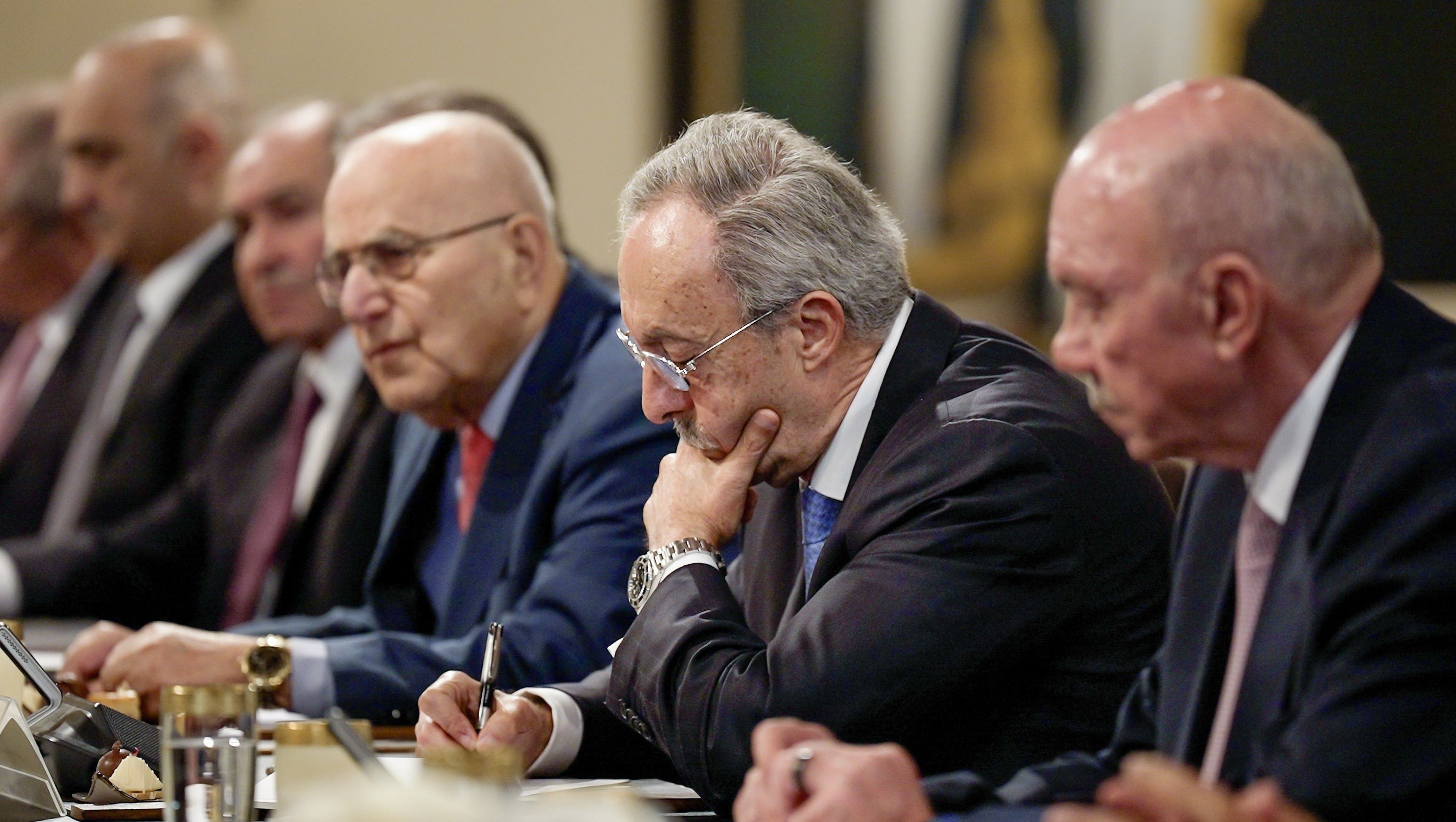  الملك خلال لقاء مع رؤساء وزراء سابقين: الأردن بخير وسيبقى بخير