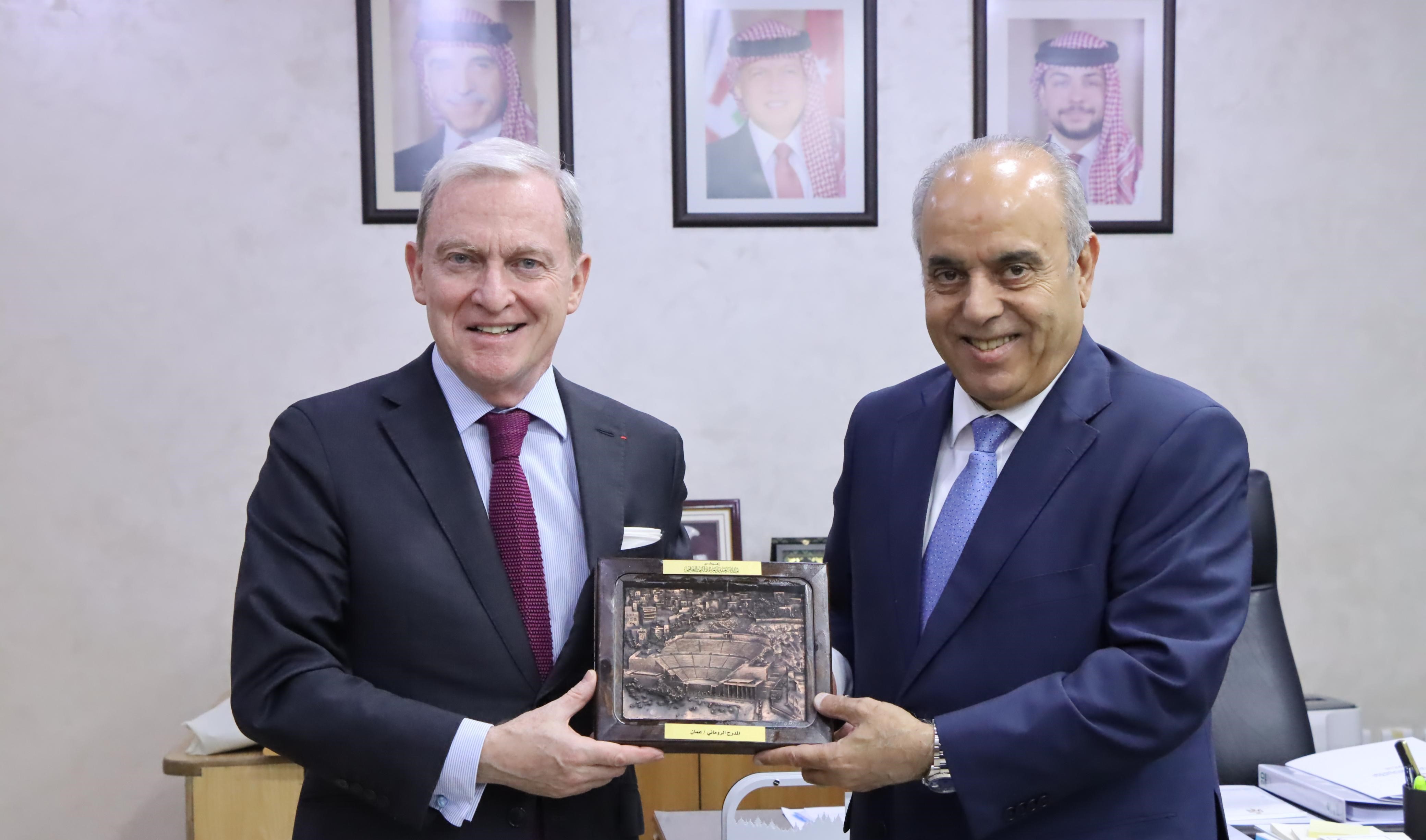  وزير التعليم العالي والسفير الفرنسي يبحثان تعزيز التعاون الأكاديمي