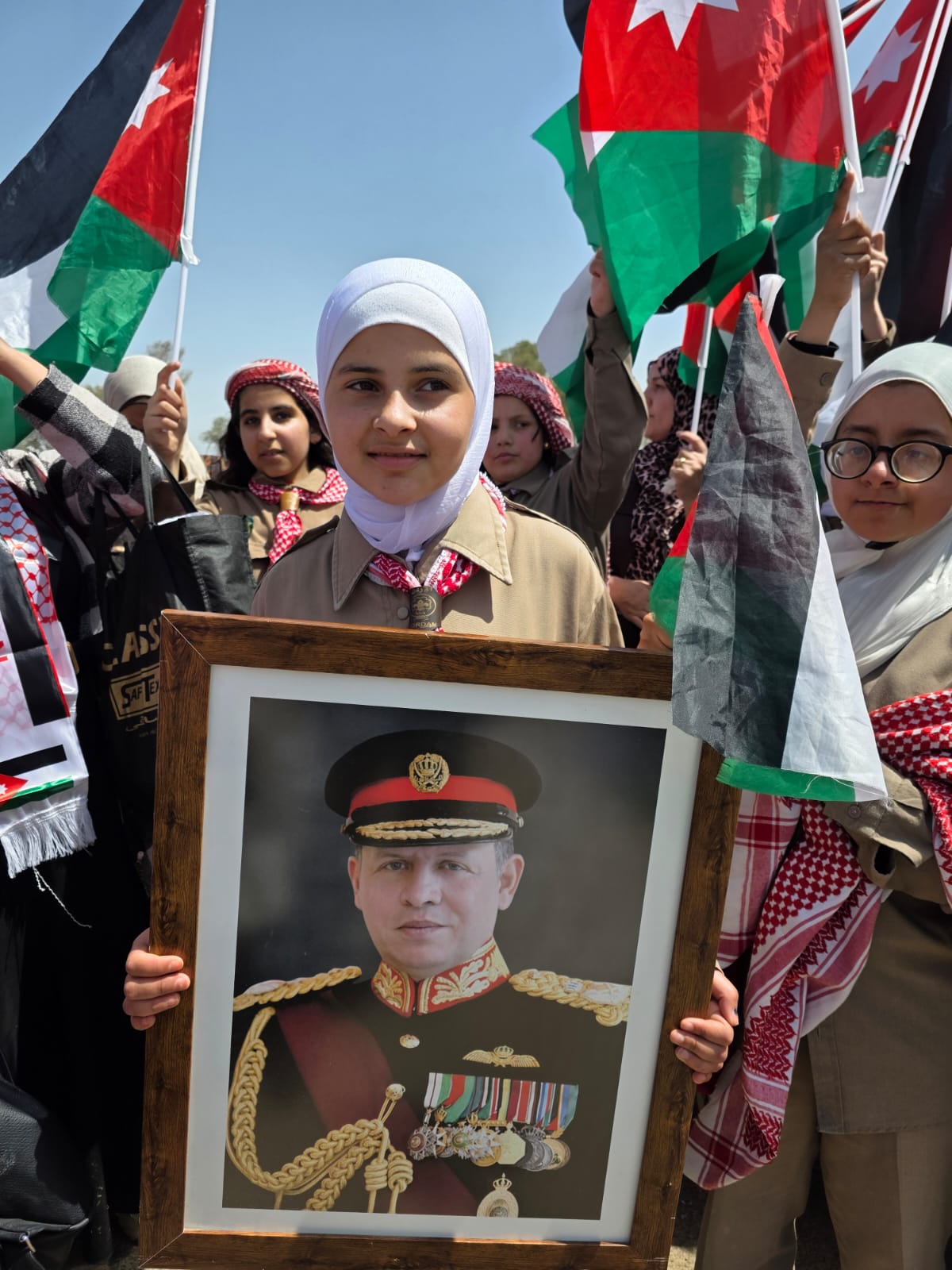 احتفالات وطنية واسعة بيوم العلم الأردني في مختلف المحافظات