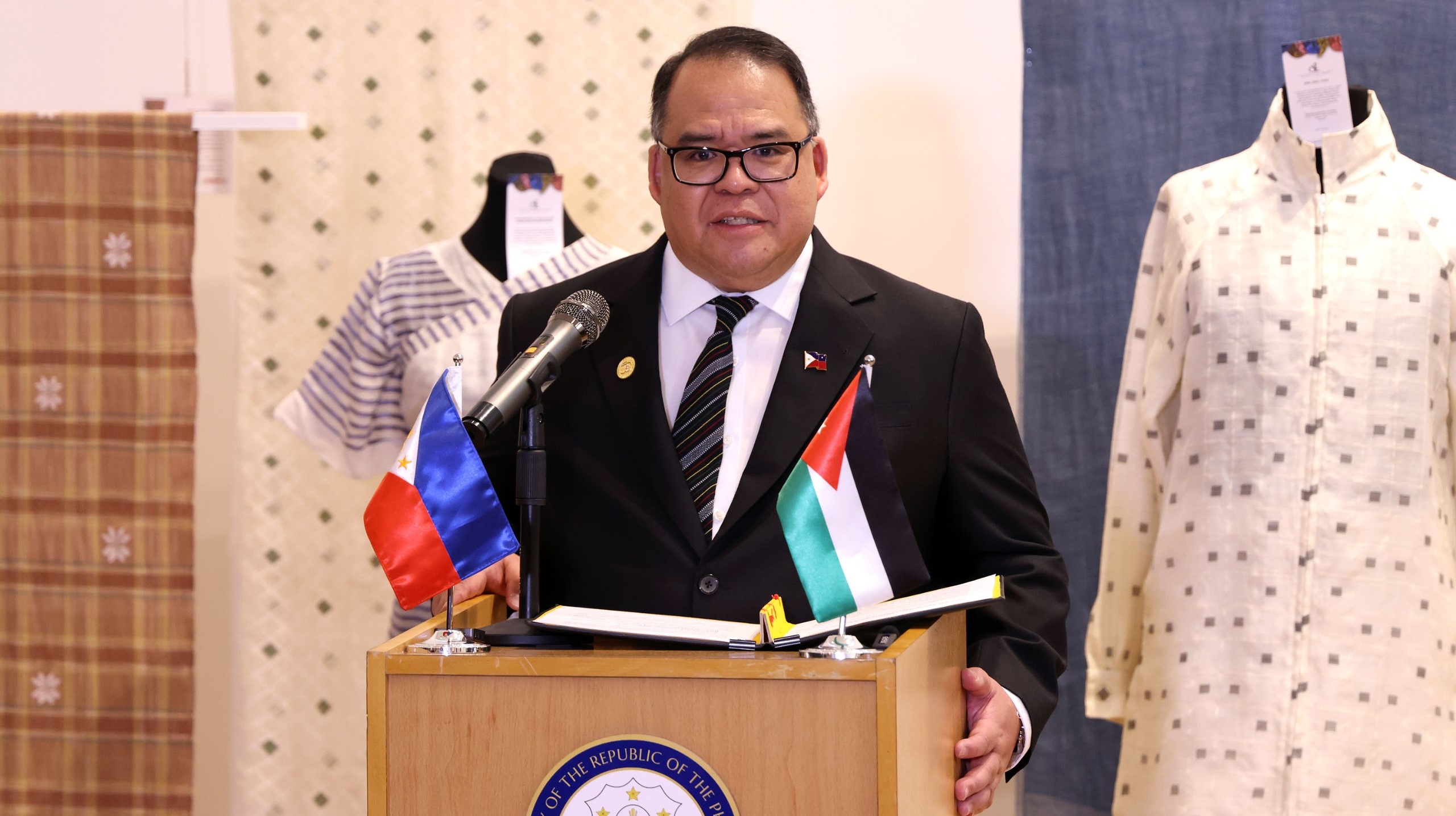  الأميرة وجدان الهاشمي ترعى افتتاح معرض المنسوجات الفليبيني "كثابيت أوغنايان" 