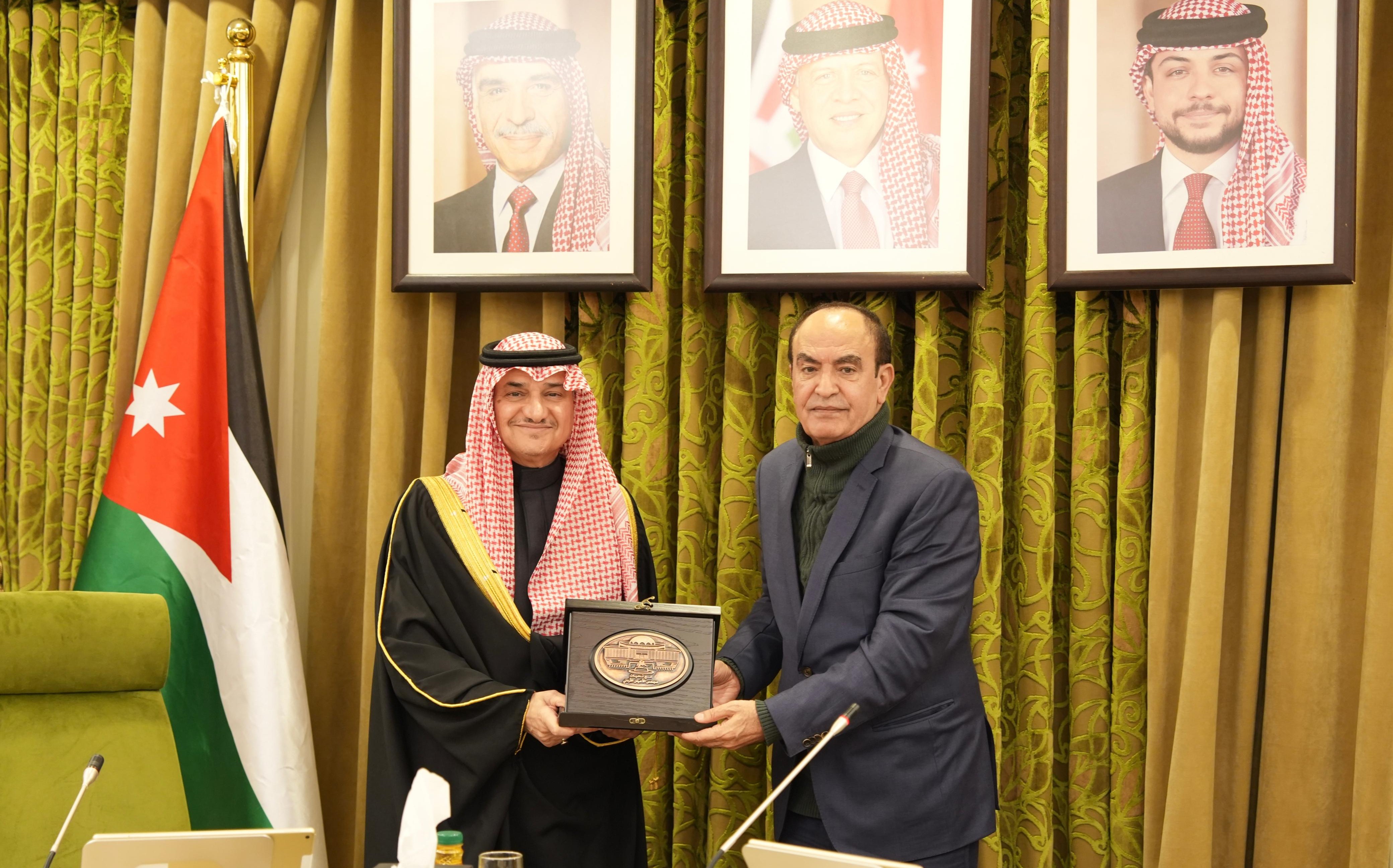  الأخوة الأردنية السعودية في الأعيان تبحث والسفير السعودي تعزيز العلاقات الثنائية 