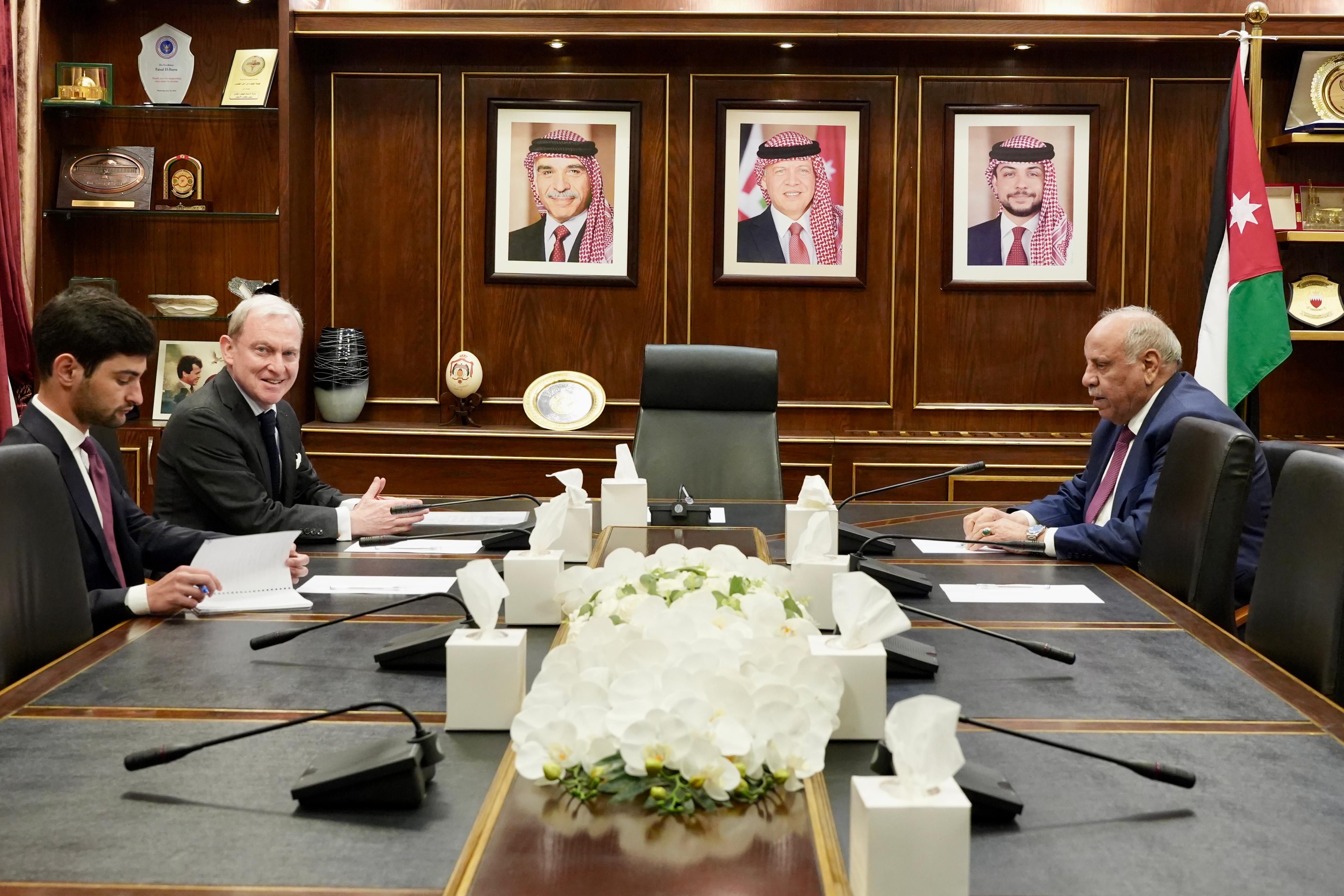  العين حماد يلتقي السفير الفرنسي 