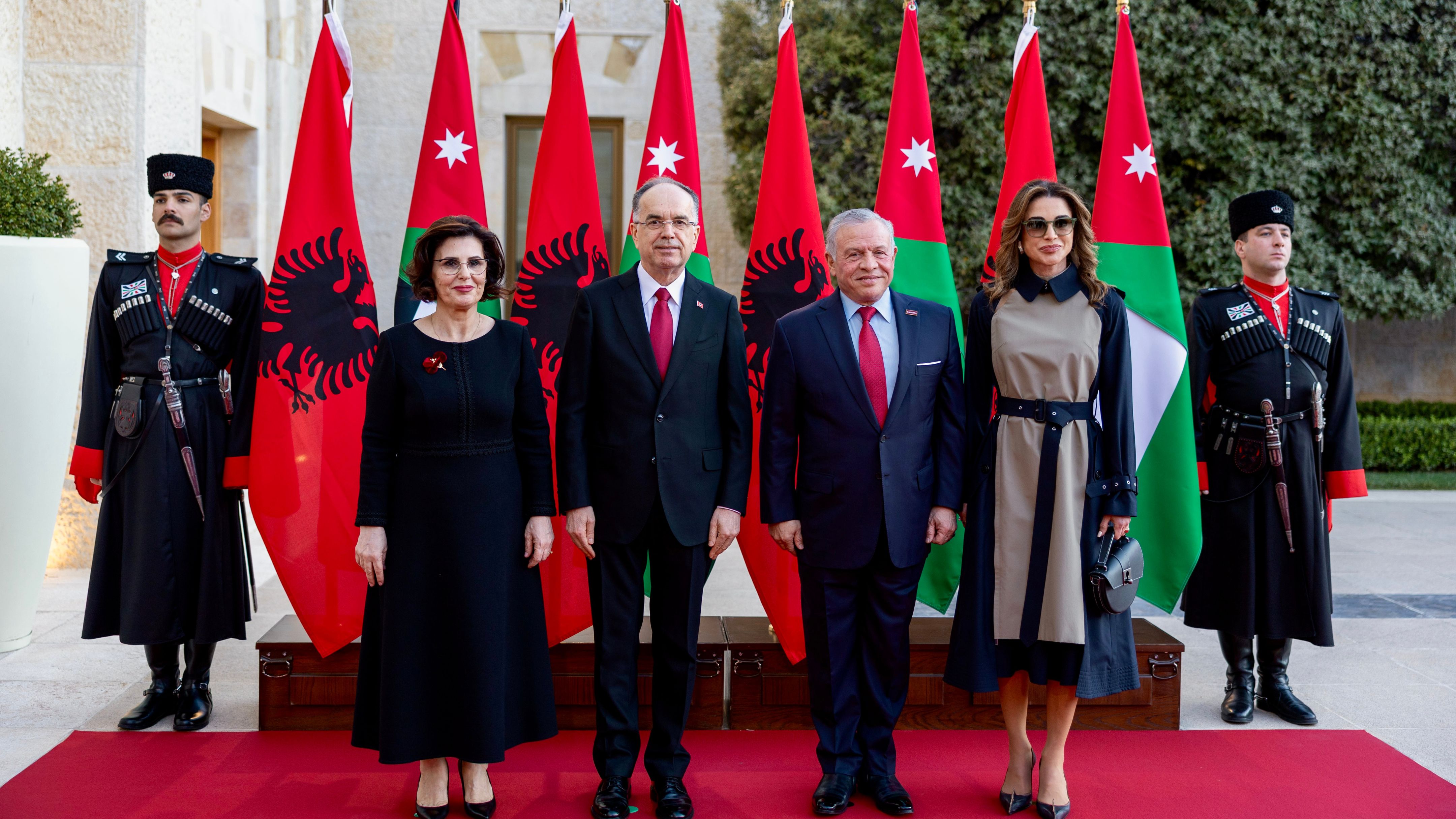  الملك والرئيس الألباني يبحثان سبل توسيع التعاون بين البلدين