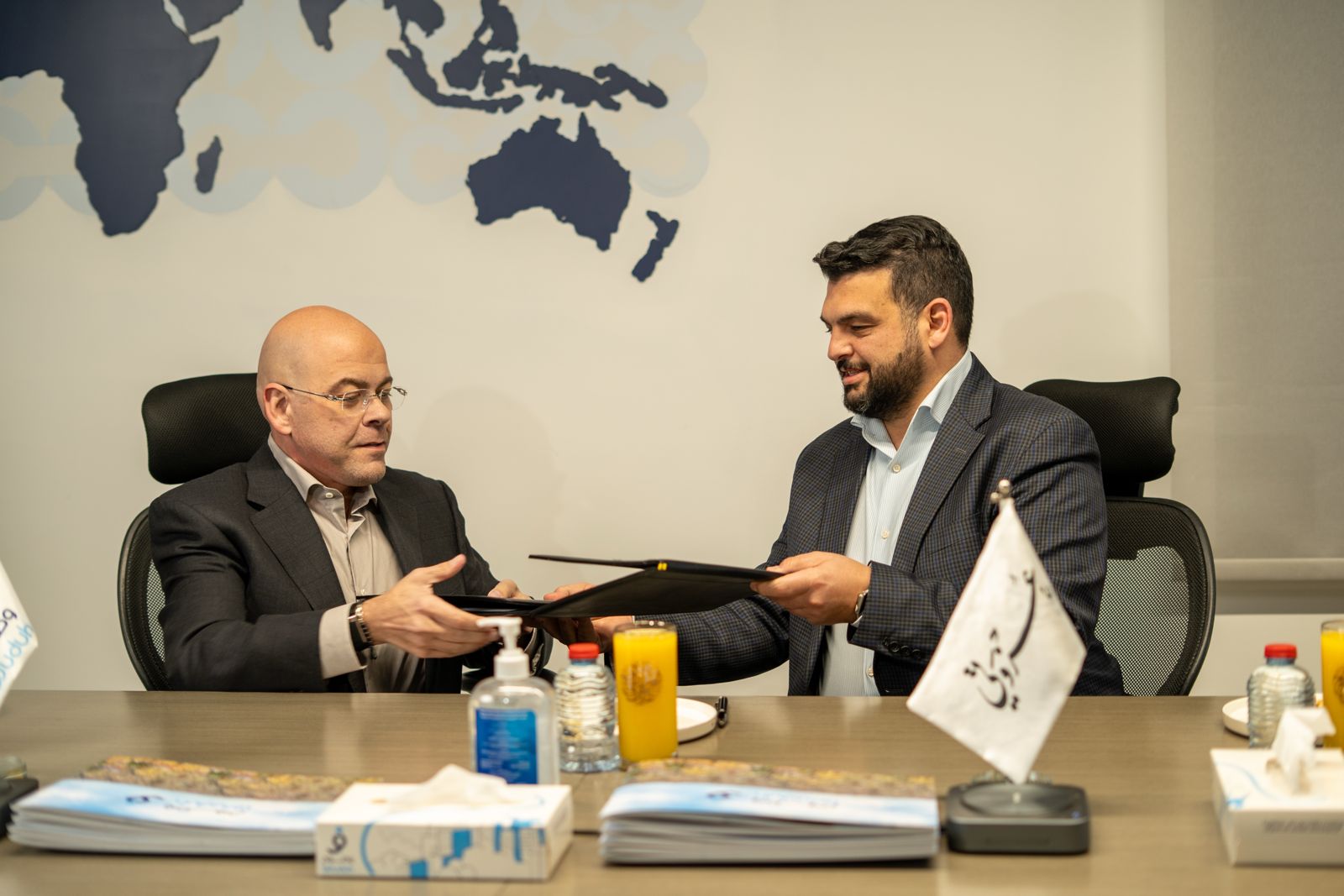  شركة "وضوح" ومبادرة "عزوتي" توقعان اتفاقية تعاون 