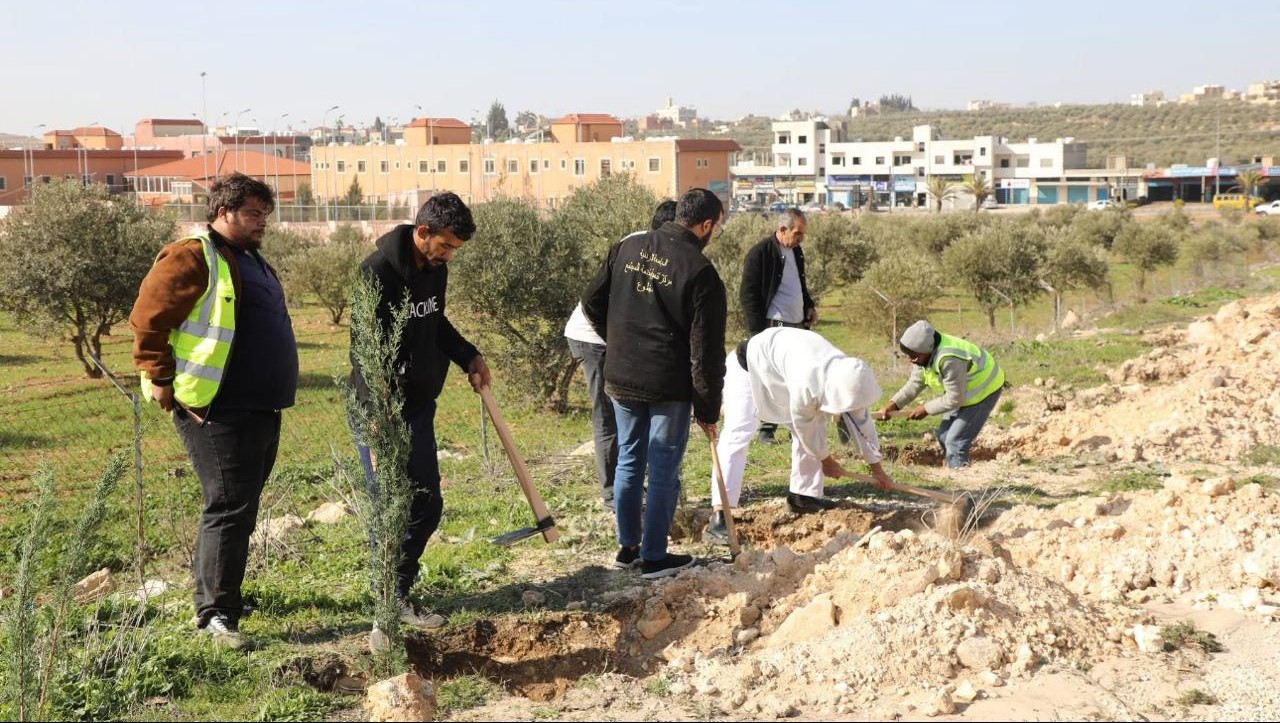  وزارة الشباب تنفذ حملة تشجير في العاصمة عمّان ضمن برنامج التطوع الأخضر