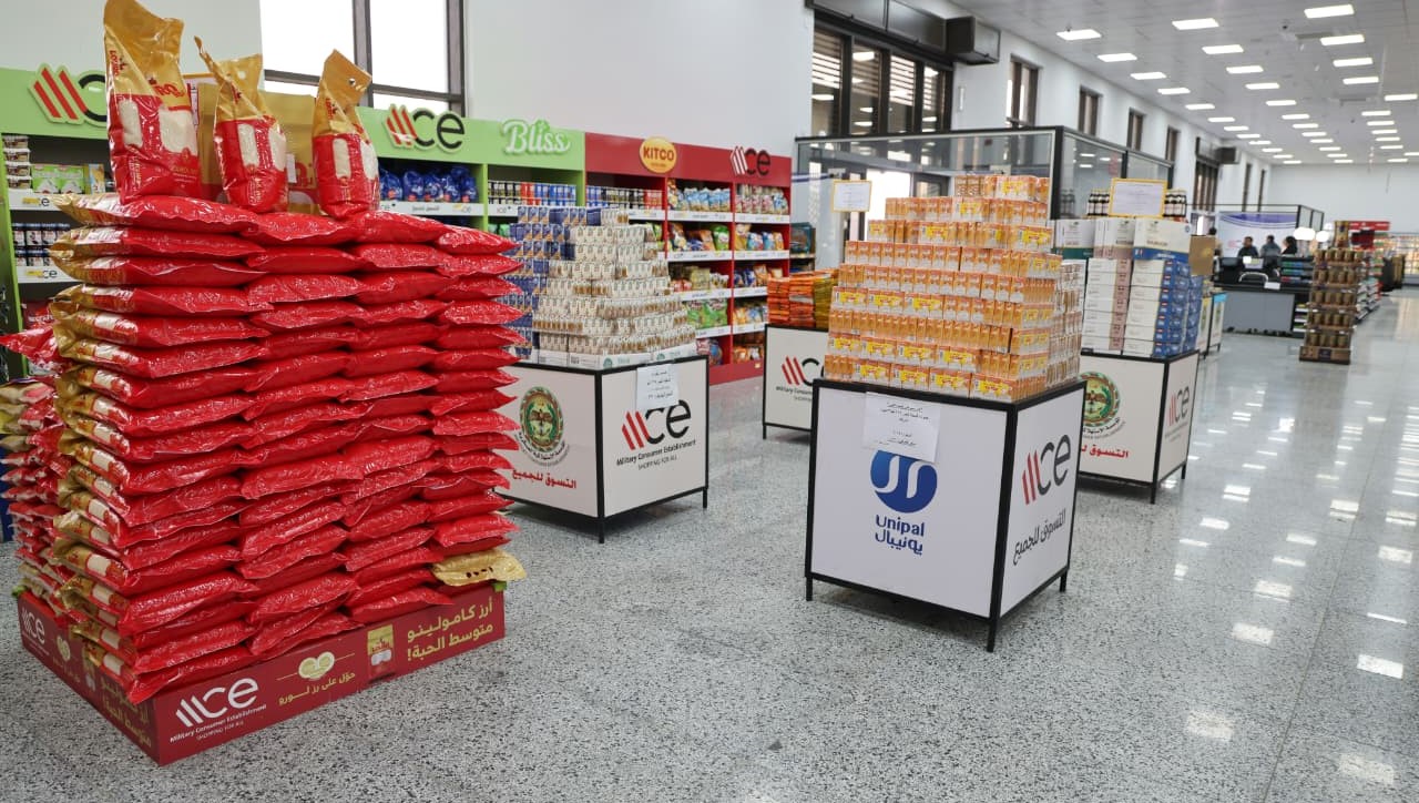  رئيس هيئة الأركان يفتتح سوق العيص التجاري بالطفيلة