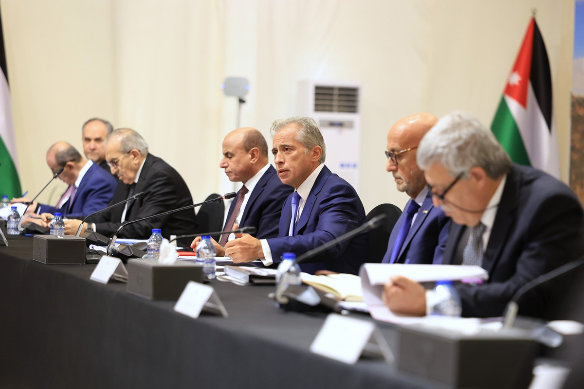  رئيس الوزراء خلال جلسة مجلس الوزراء في الكرك : نسبة الإنجاز في المشاريع التي التزمنا بها ضمن الرُّؤية التنمويّة لمحافظة الكرك 85% وسننجزها بالكامل خلال العام الحالي والمقبل