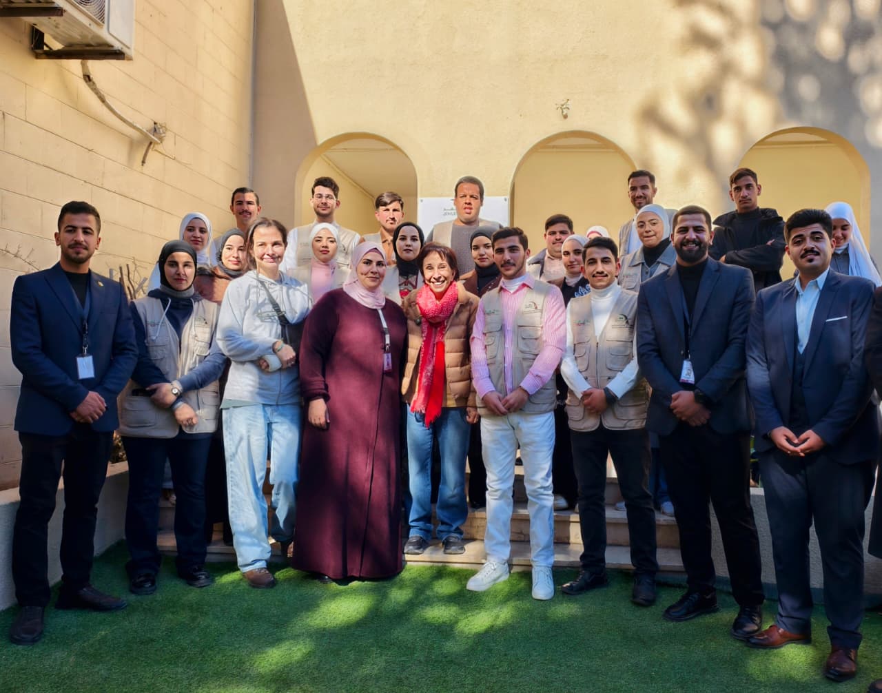  الأميرة بسمة بنت طلال تسلم مساعدات حملة  "البر والإحسان" للفئات المستهدفة في معان