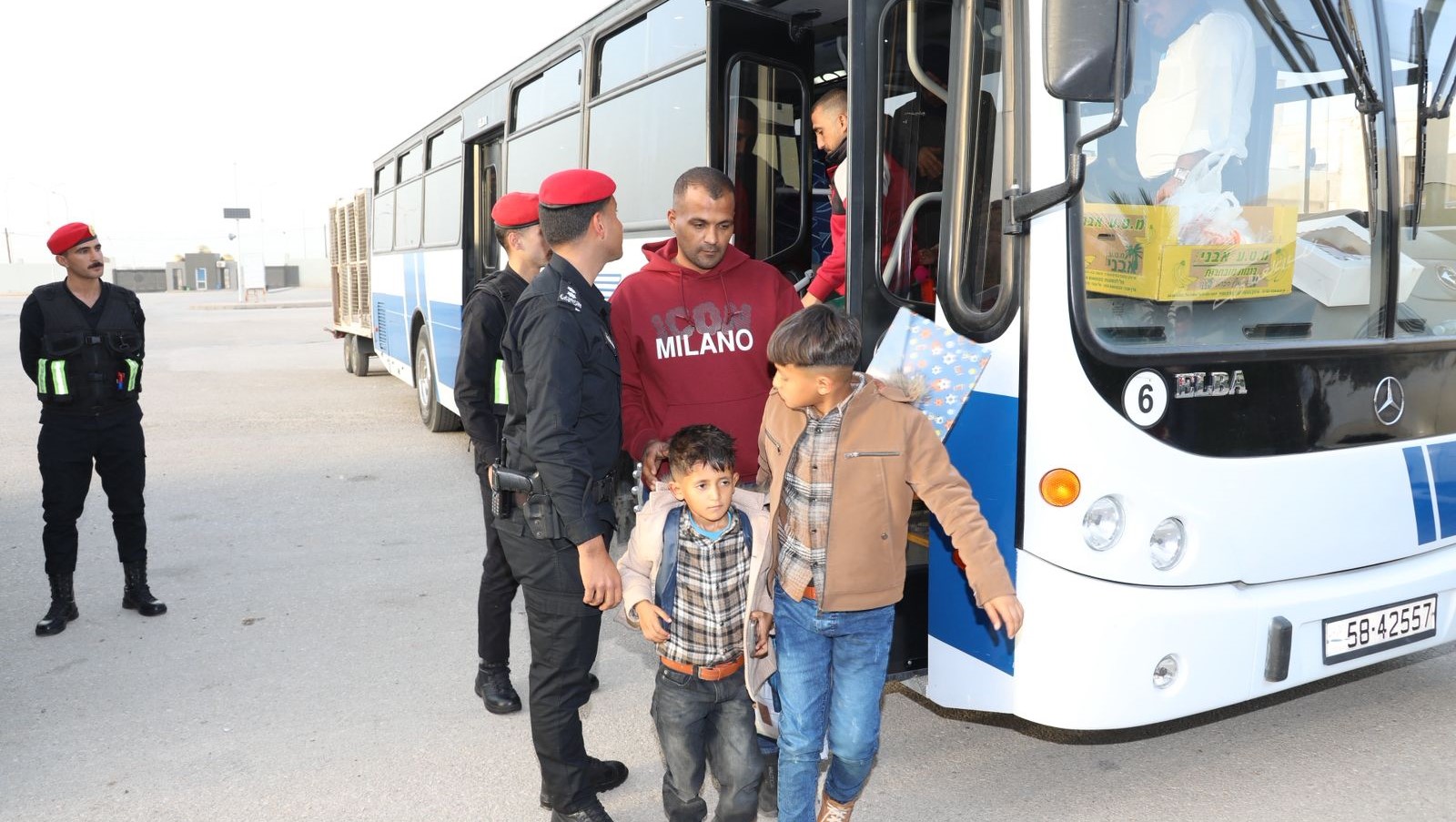  القوات المسلحة تجلي الدفعة 24 من أطفال غزة المرضى للعلاج في المملكة
