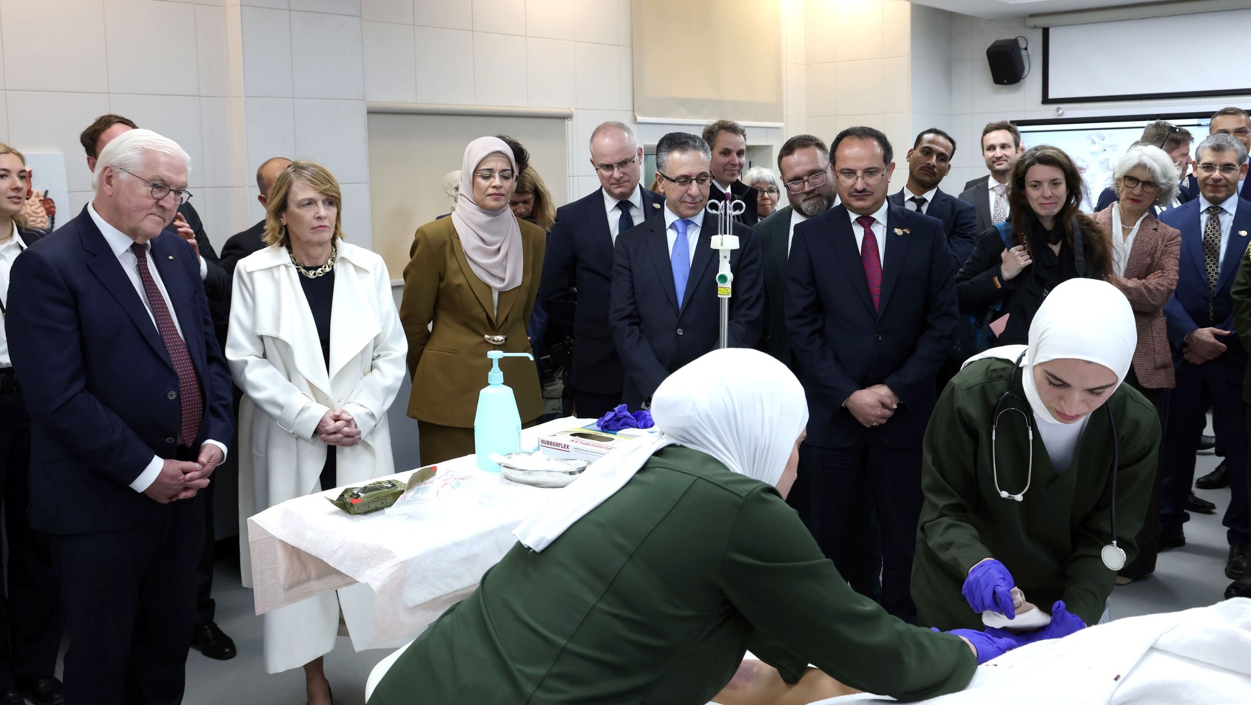  الرئيس الألماني وعقيلته يزوران الجامعة الألمانية الأردنية
