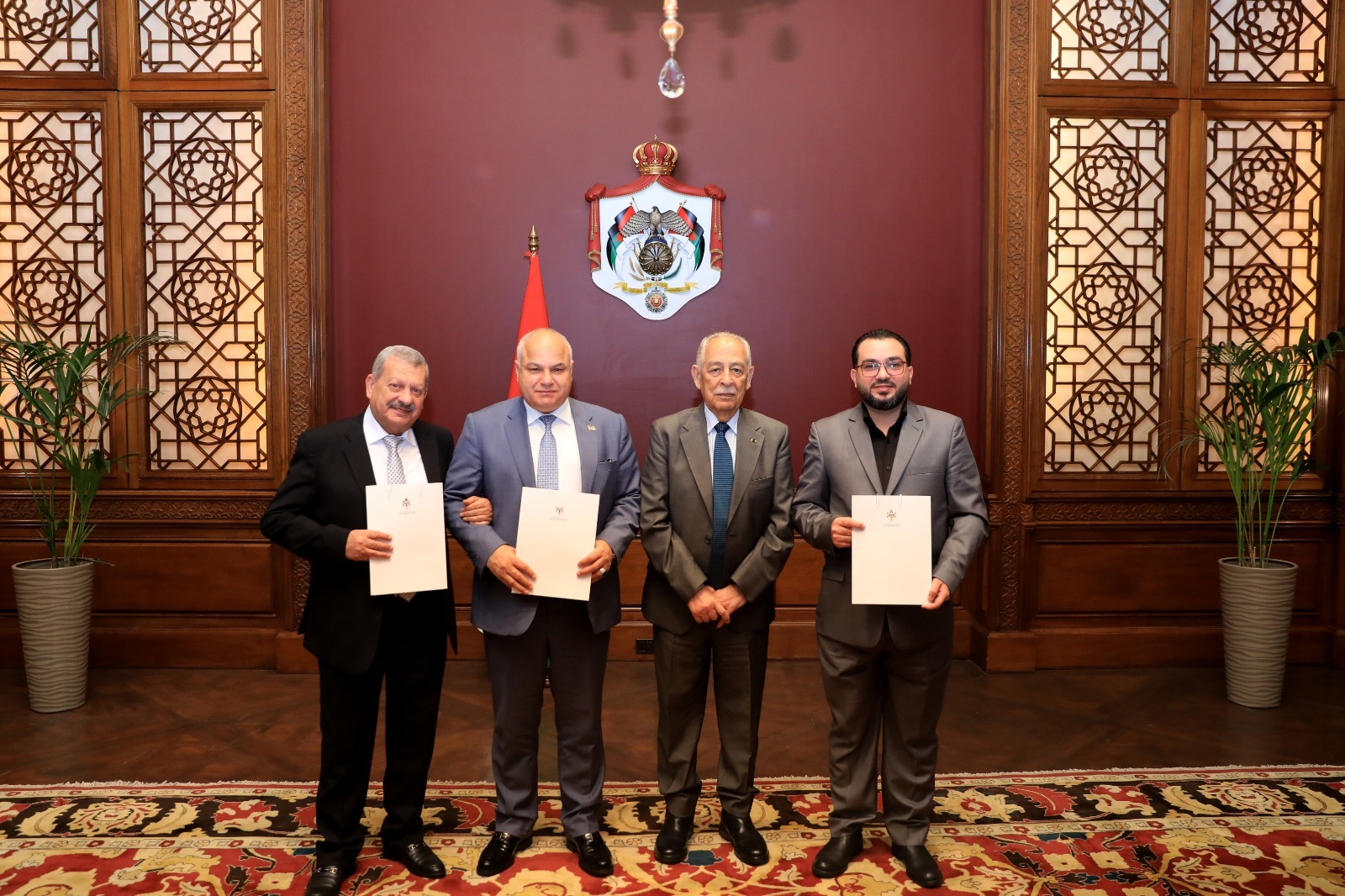  متابعة لزيارة الملك إلى إربد...توقيع اتفاقية إنشاء مصنع لشركة "مدينة إيزو التعليمية والتقنية" بلواء بني كنانة ضمن المبادرة الملكية للفروع الإنتاجية يوفر 250 فرصة عمل