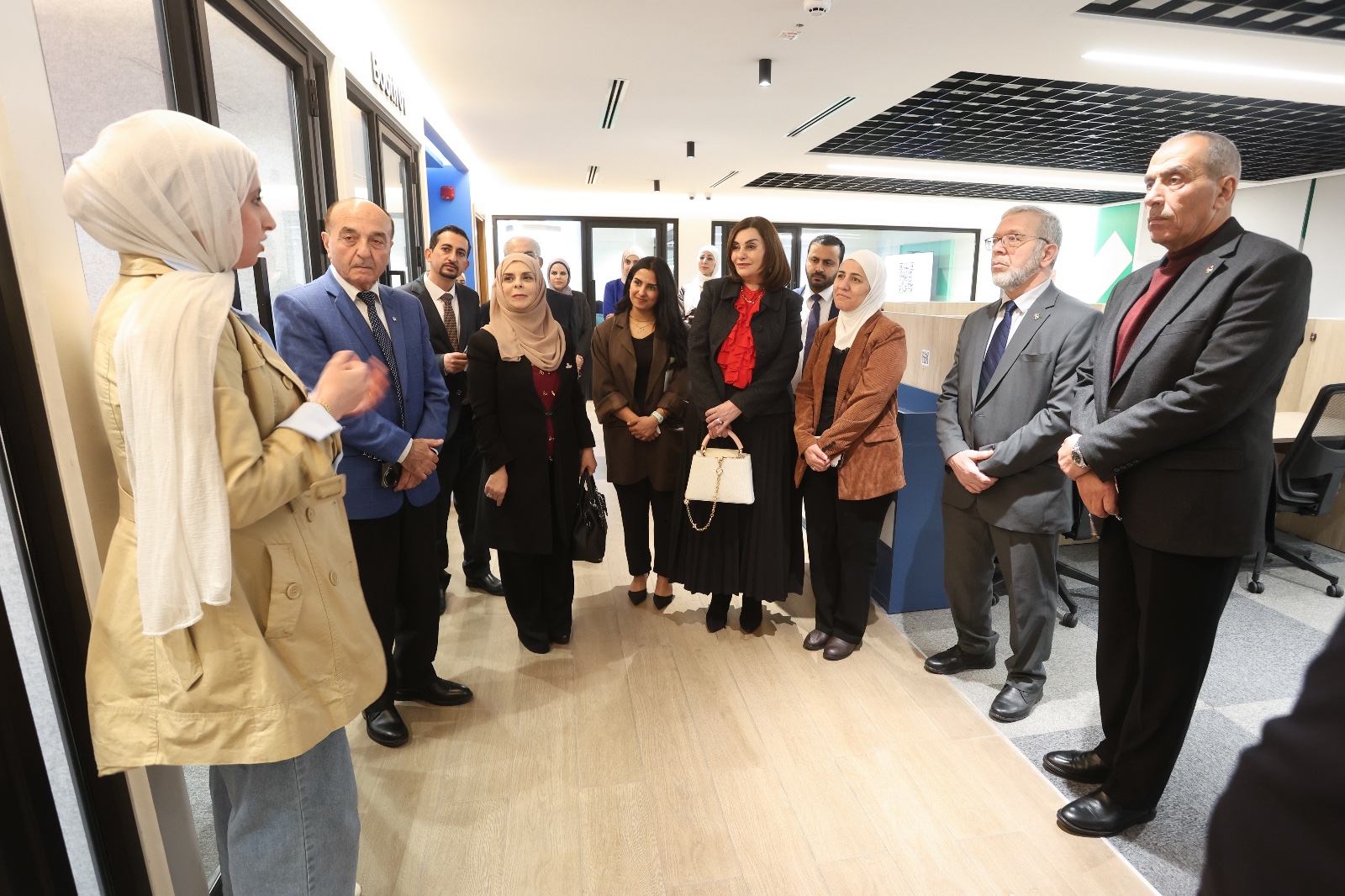 "الحوار الشبابي" في الأعيان تزور "مركز المنصة" في ماركا