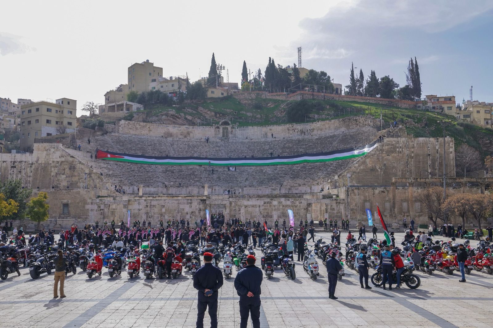  زين تحتفي بالذكرى الرابعة والستين لميلاد جلالة الملك