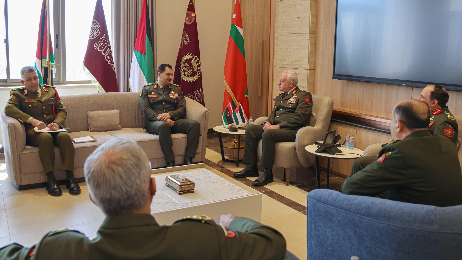  رئيس الأركان يستقبل نائب القائد العام للقوات المسلحة العربية الليبية
