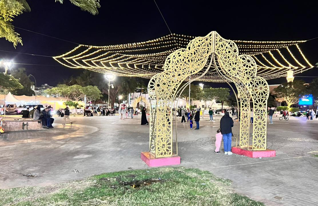 رمضان في العقبة.. روحانية متوهجة وزينة تضيء المدينة