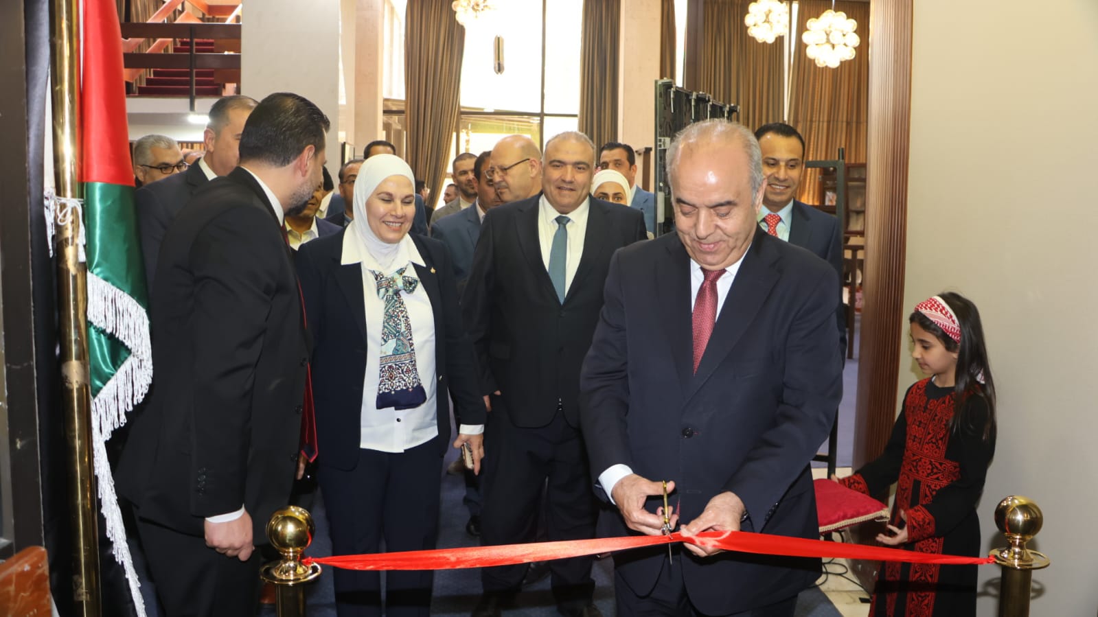  وزارة التربية تحتفل بعيد ميلاد الملك