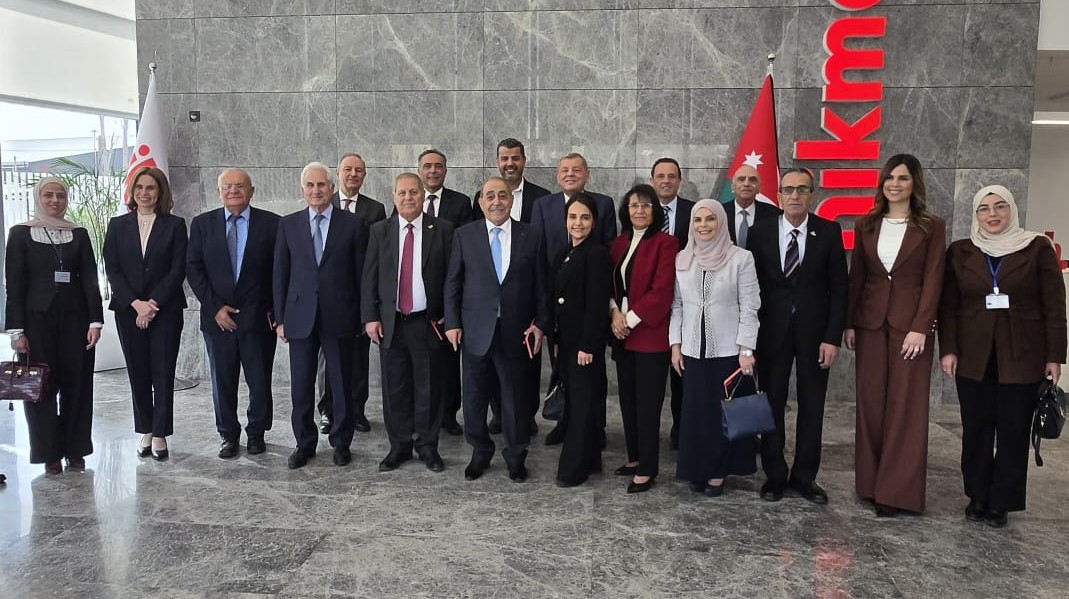  "صحة الأعيان" تطلع على واقع عمل شركة أدوية الحكمة