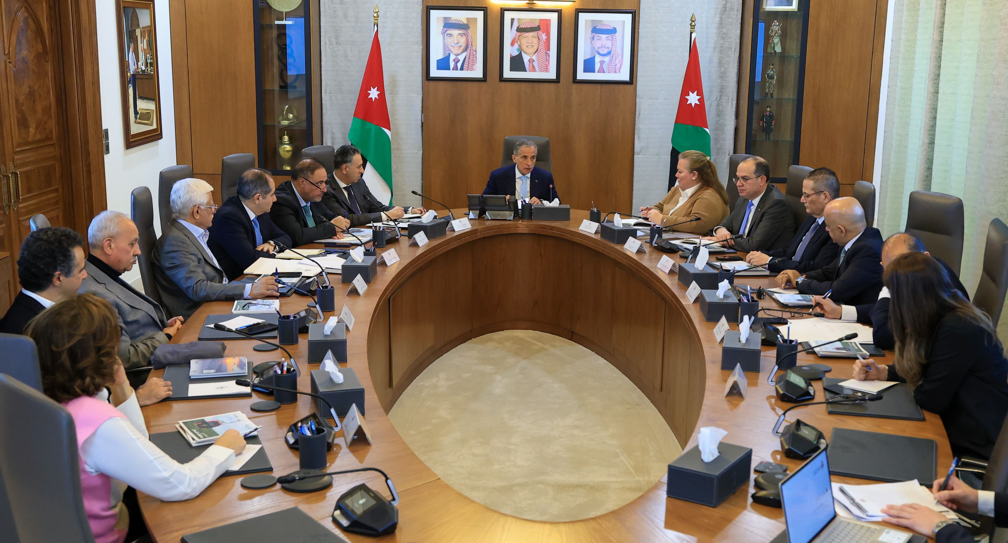  رئيس الوزراء يترأَّس جلسة لمجلس الاستثمار