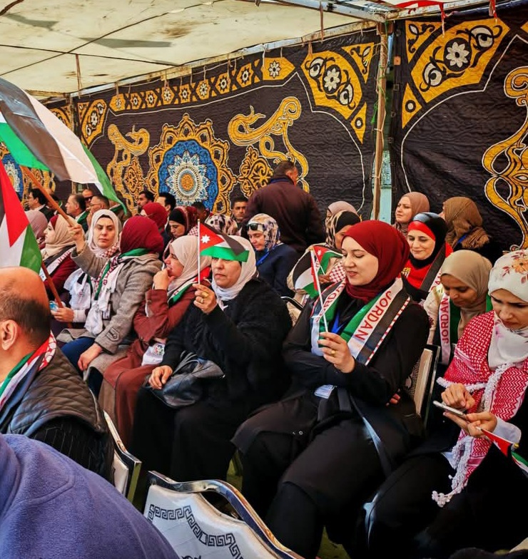 احتفالات وطنية واسعة بيوم العلم الأردني في مختلف المحافظات