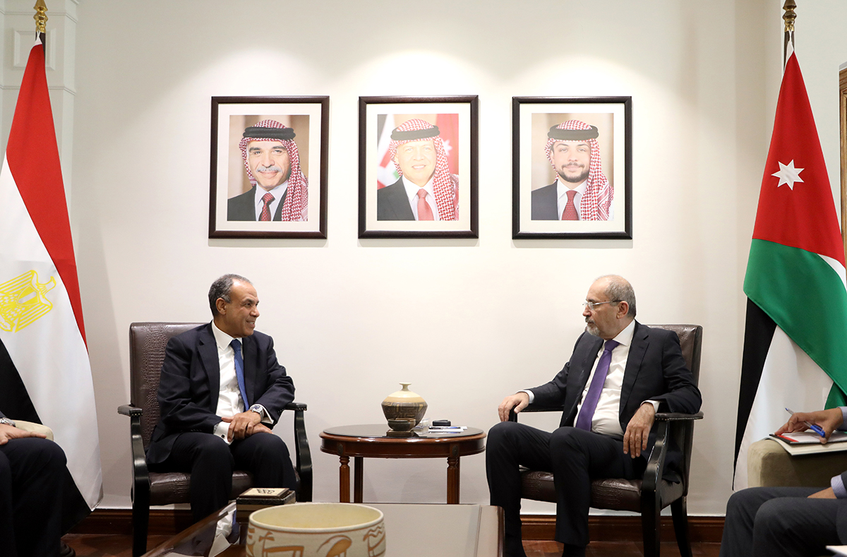  وزير الخارجية يلتقي نظيره المصري