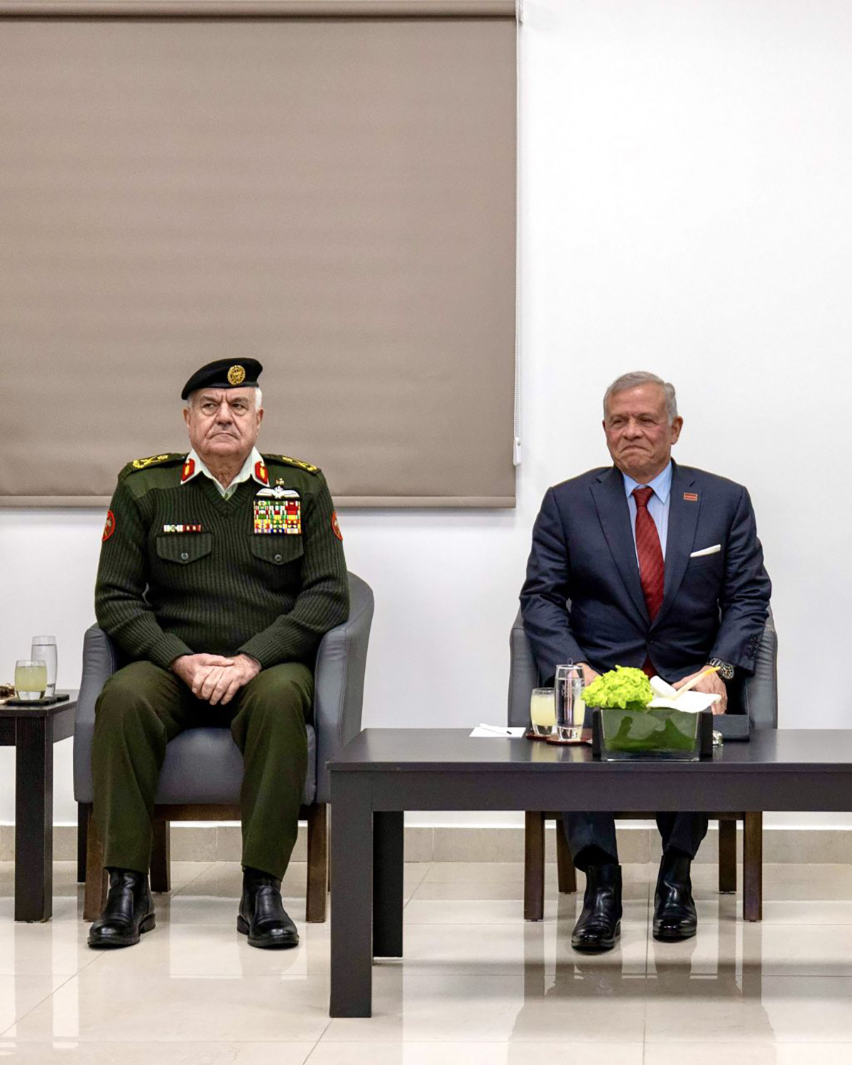 الملك يفتتح مجمع طب وجراحة الفم والأسنان العسكري في عمان