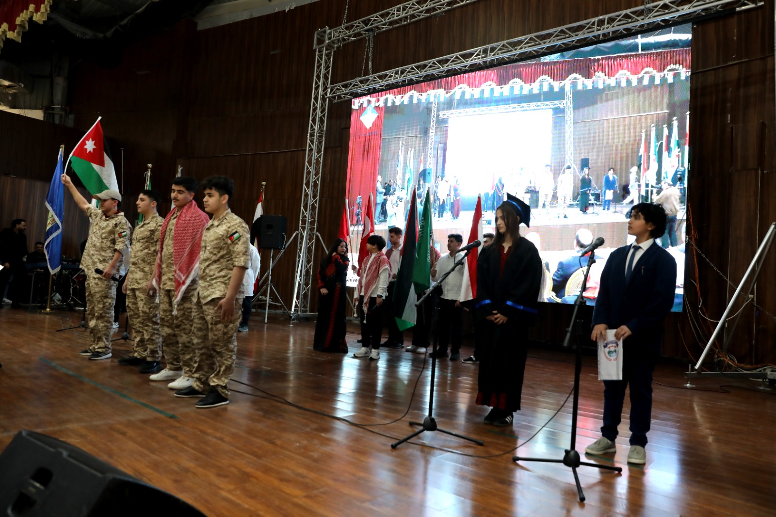  العيسوي يرعى احتفال جامعة جدارا بعيد ميلاد الملك ويفتتح معرض صور الهاشميين