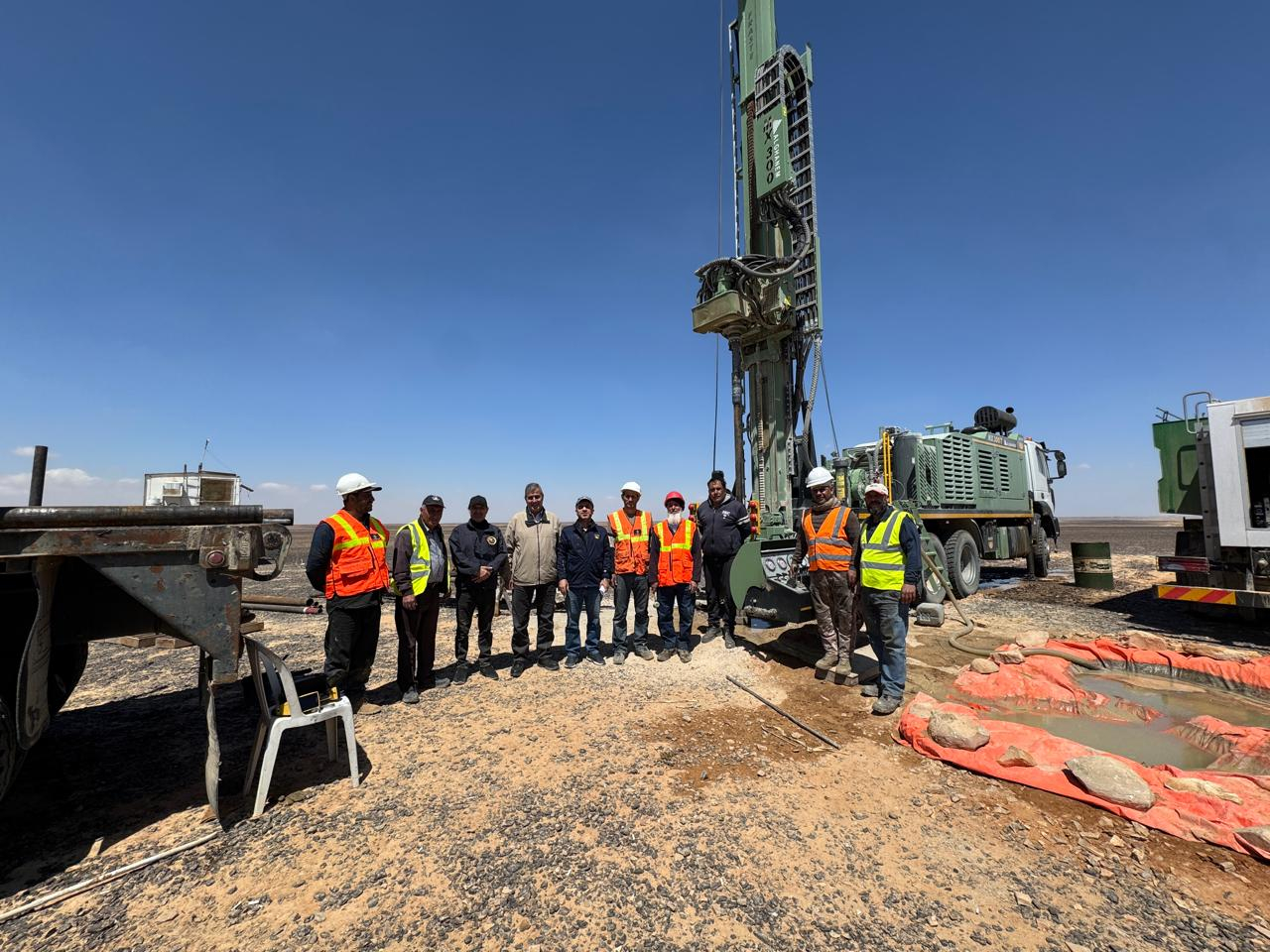  الخرابشة يتفقد مشاريع التنقيب عن الفوسفات جنوب المملكة