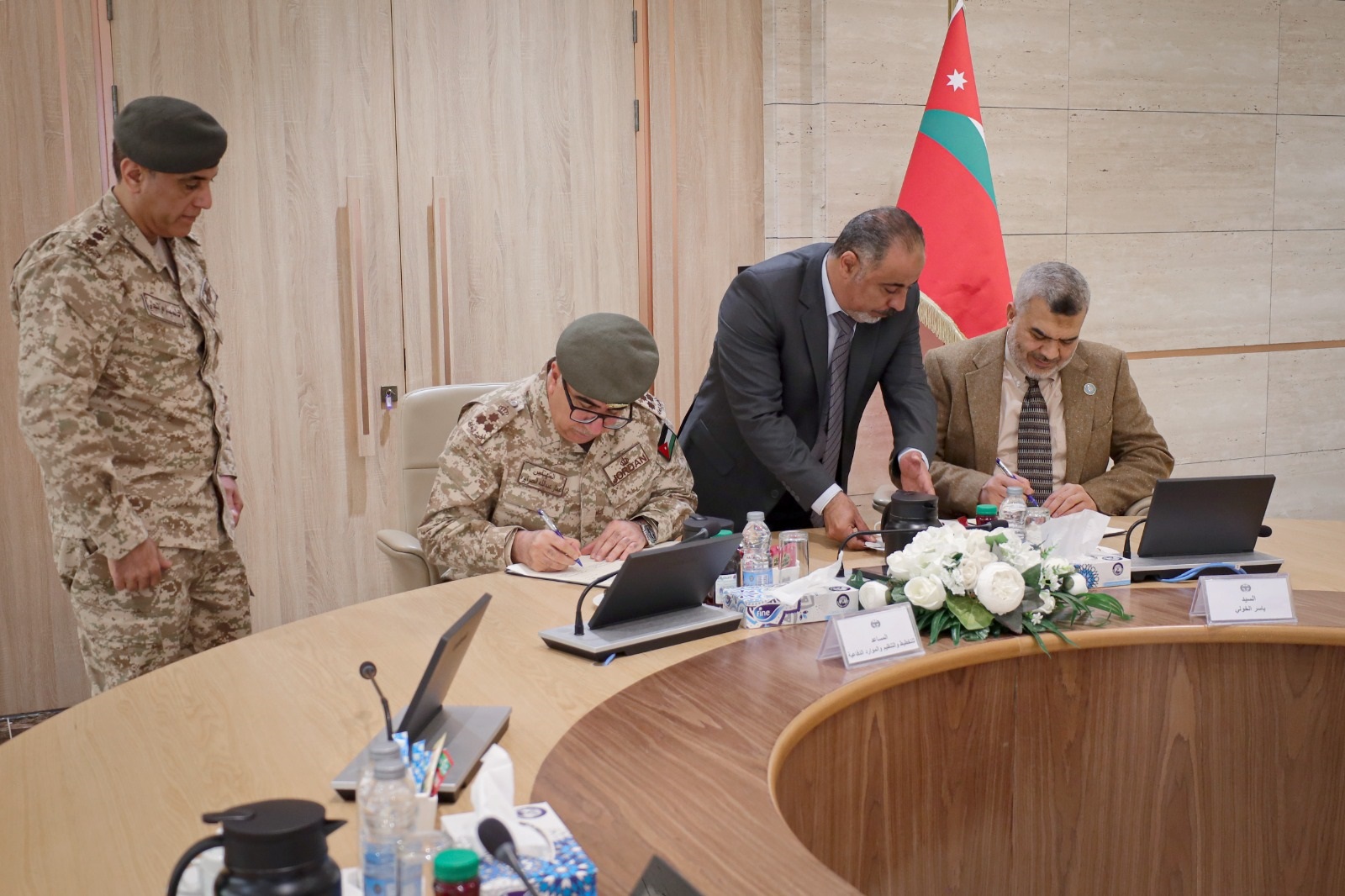 القوات المسلحة توقع اتفاقية تعاون مع جمعية يد العون للإغاثة  