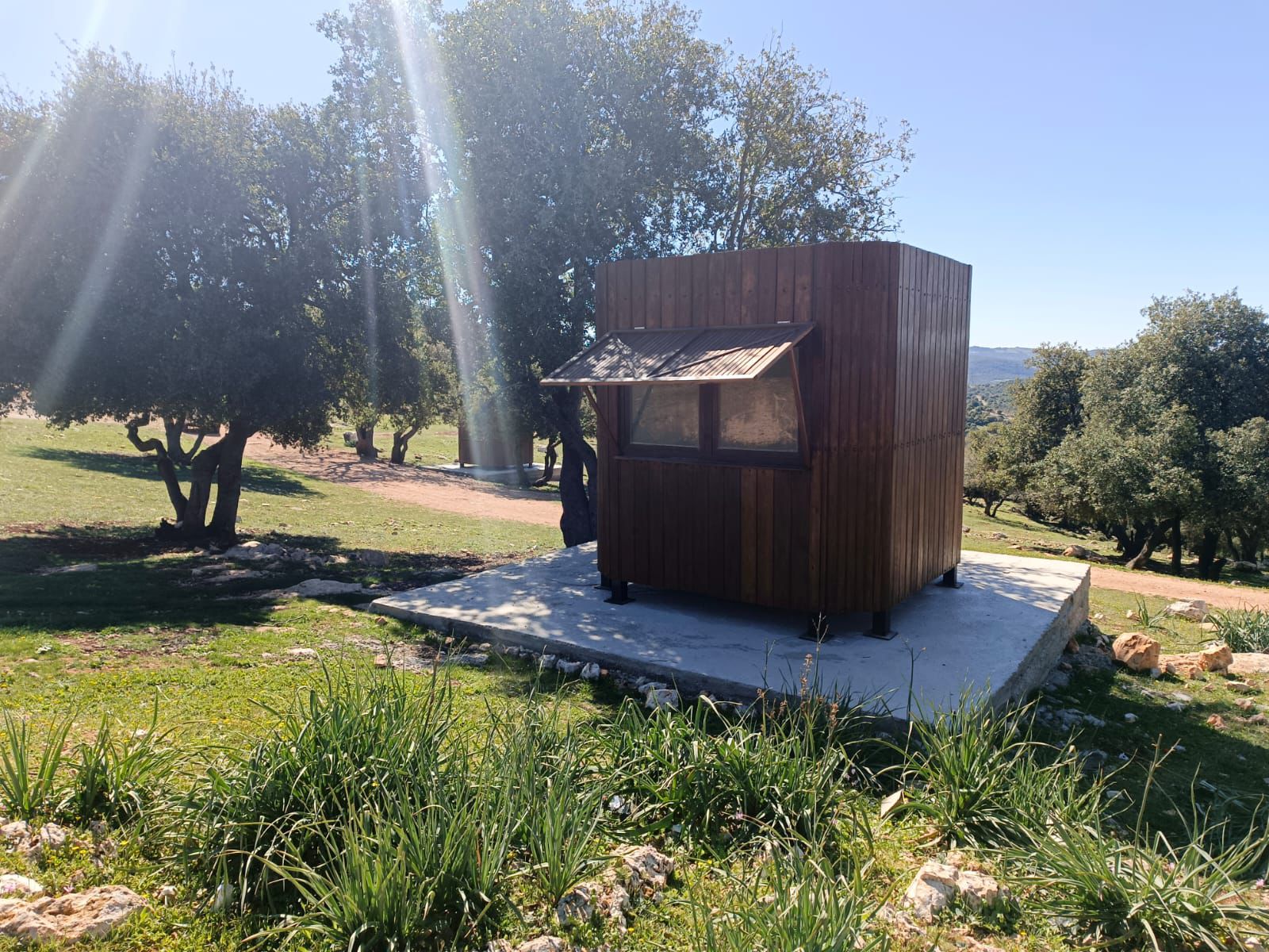  وزارة السياحة تعزز الخدمات في برقش وأم النمل بوحدات صحية وأكشاك لدعم المجتمع المحلي 