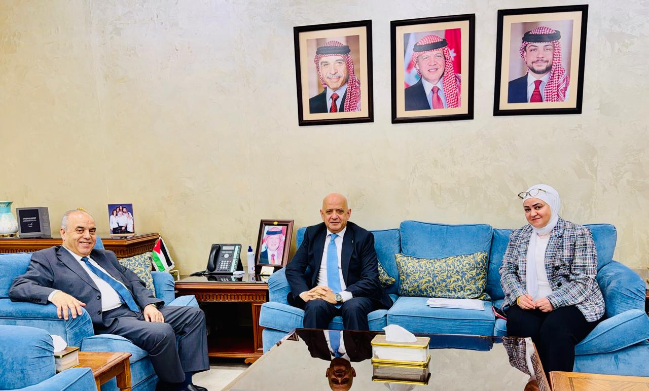  التربية وتجارة الأردن تبحثان إطلاق برنامج المنح الإيطالية لتدريب الشباب