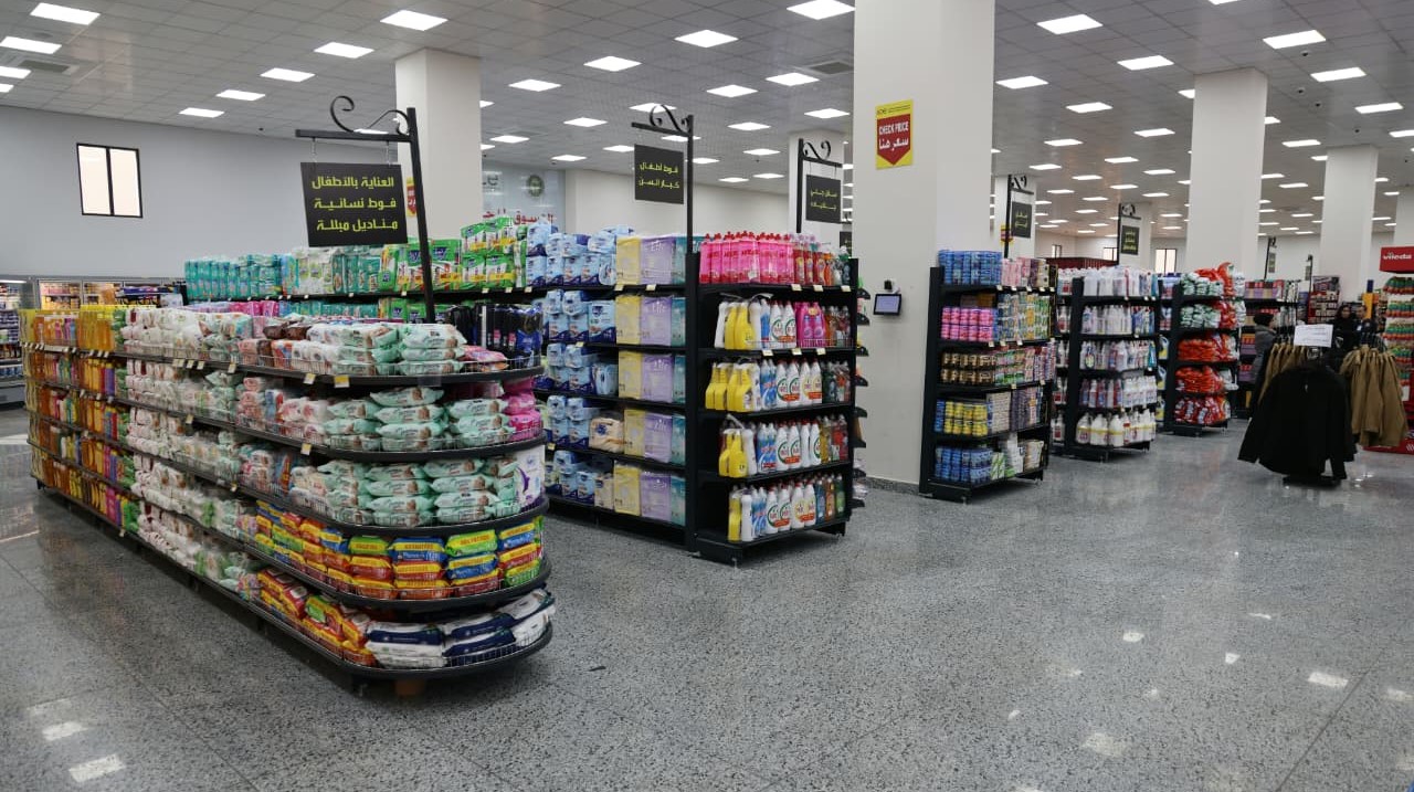  رئيس هيئة الأركان يفتتح سوق العيص التجاري بالطفيلة