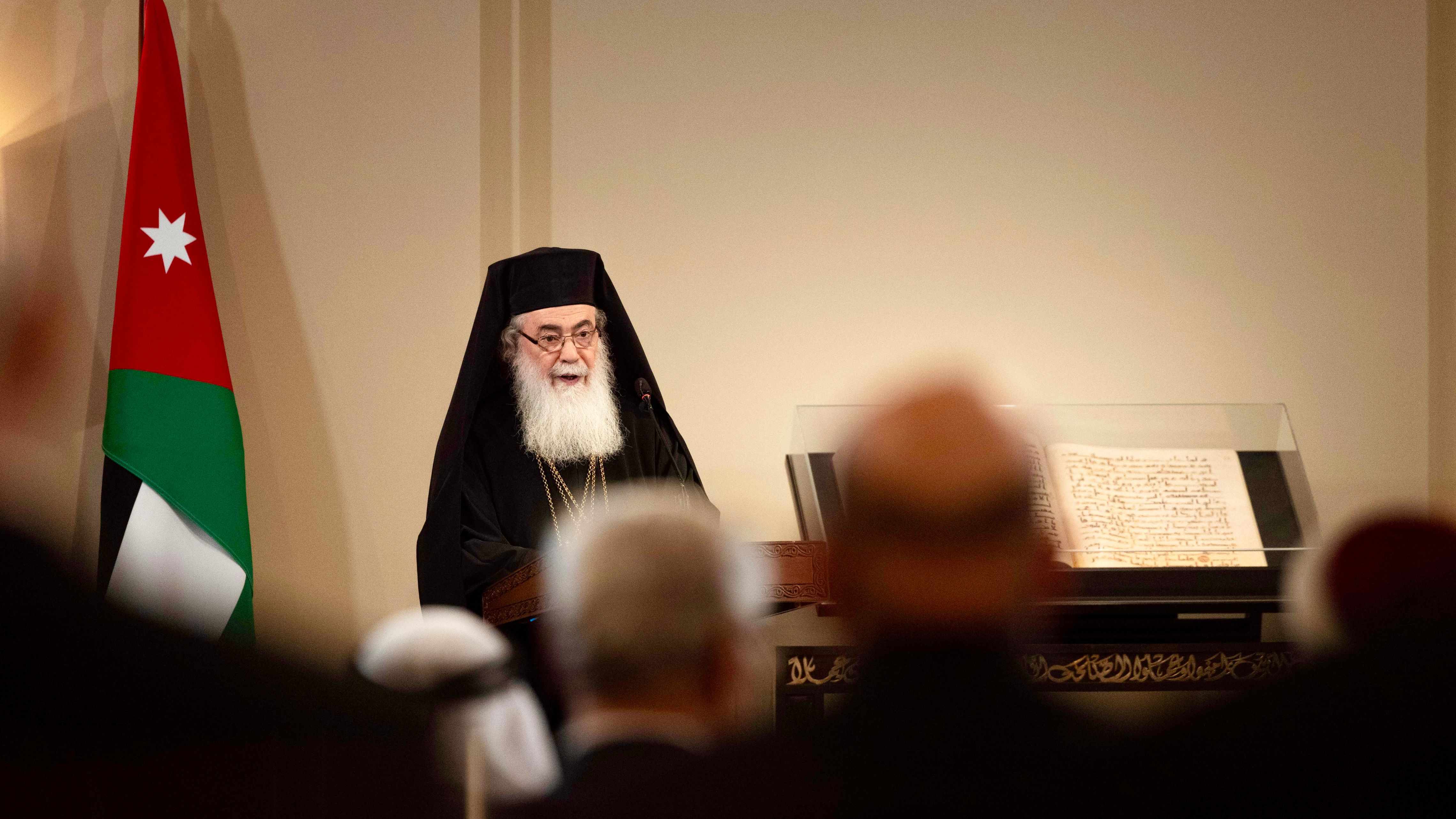 الملك يهنئ المسيحيين في الأردن وفلسطين والعالم بالأعياد المجيدة