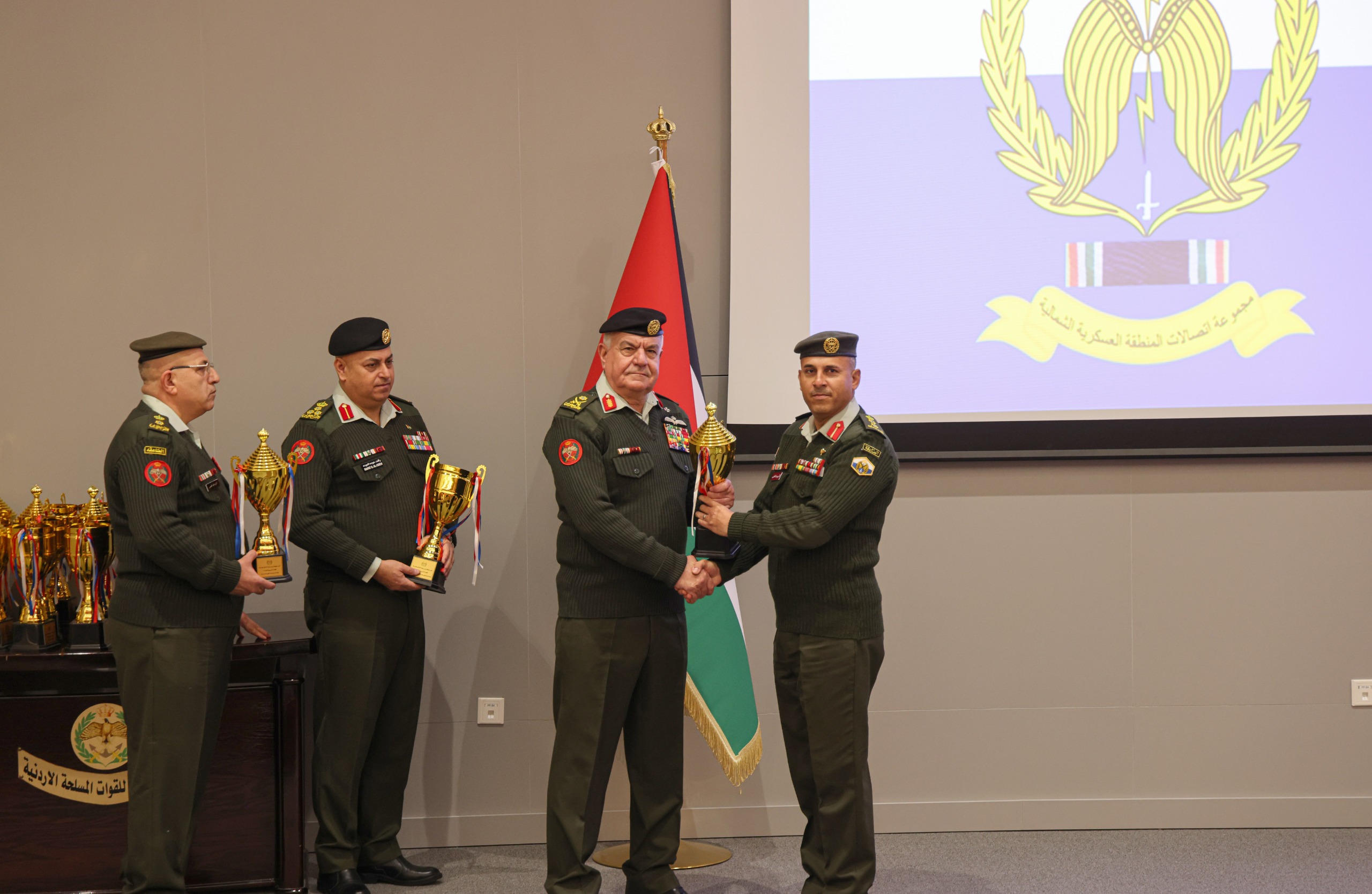  رئيس هيئة الأركان يرعى حفل توزيع الكؤوس على الوحدات الفائزة في القوات المسلحة للعام 2025