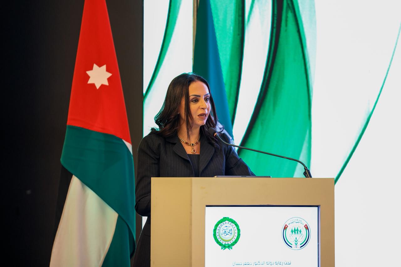  رئيس الوزراء يفتتح المؤتمر العربي لتنفيذ إعلان مؤتمر القمة العالمي الثاني للتنمية الاجتماعية ضمن الدورة ال 45 لمجلس وزراء الشؤون الاجتماعية العرب