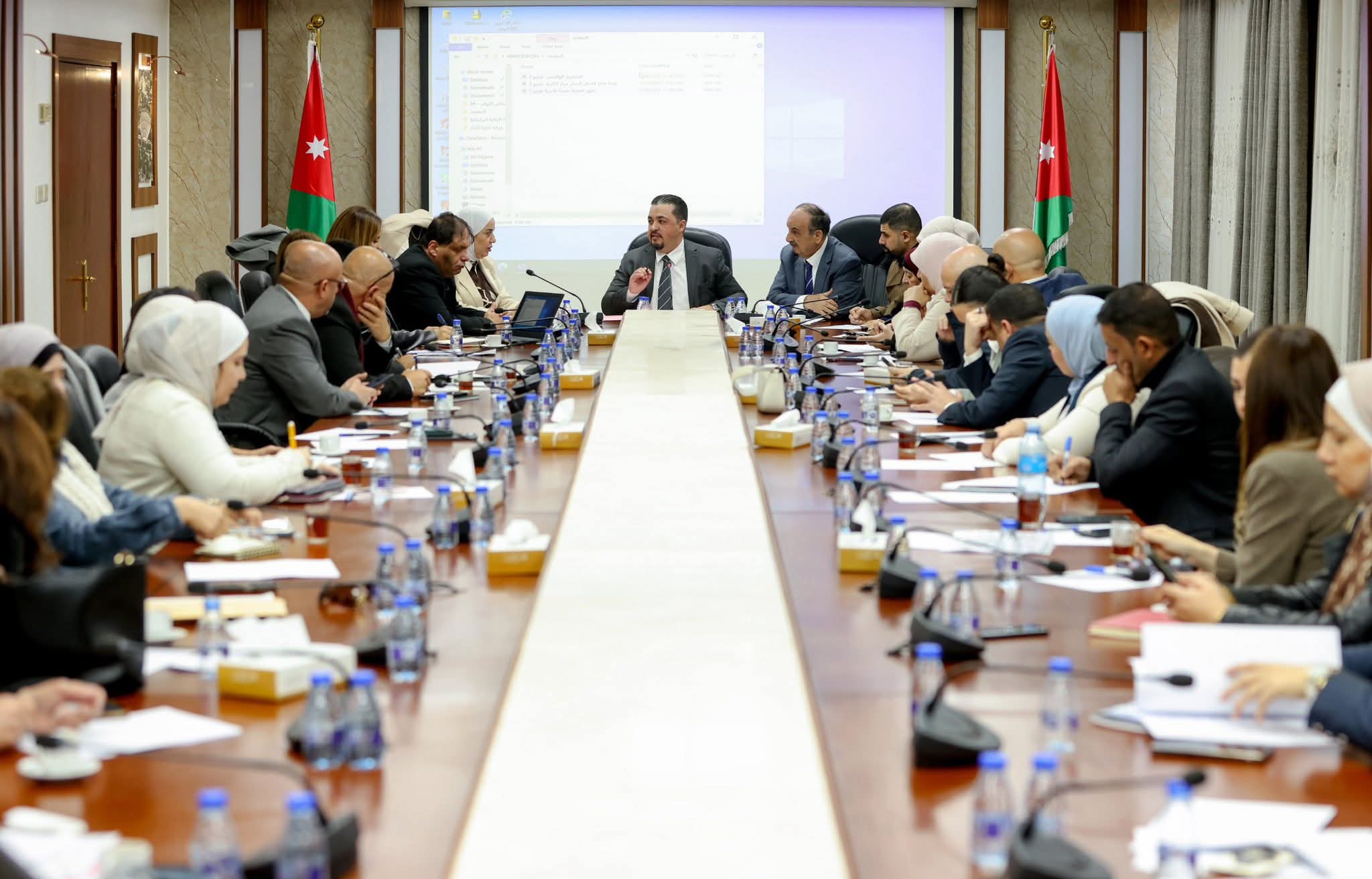  "العمل النيابية" تناقش الاستراتيجية الوطنية لبدائل دور الإيواء