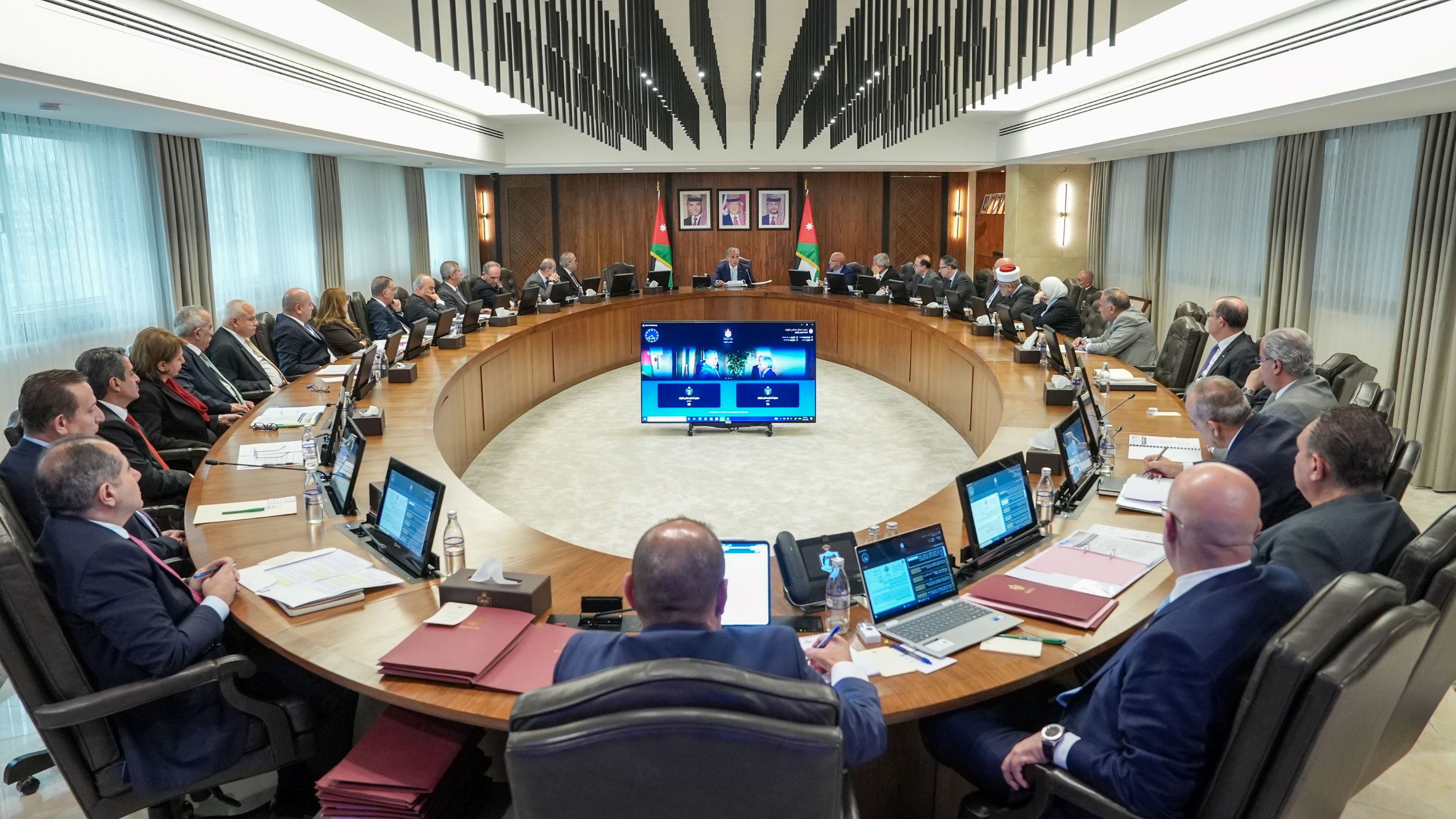  قرارات لمجلس الوزراء تتعلَّق بتحديث القطاع العام وتحسين الخدمات المقدَّمة للمواطنين ودعم السياحة